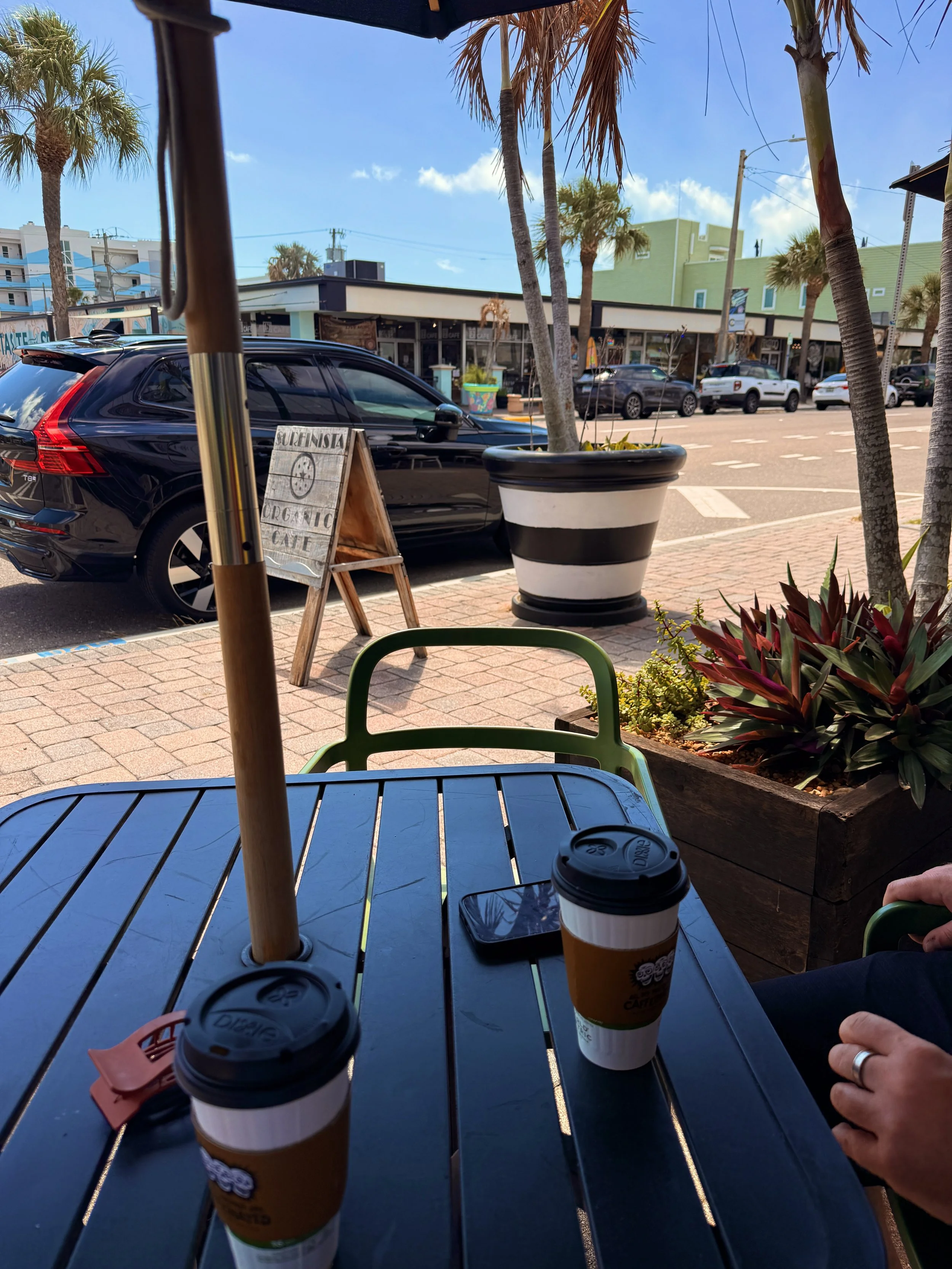 Coffe for two at Surfinista outside.JPG