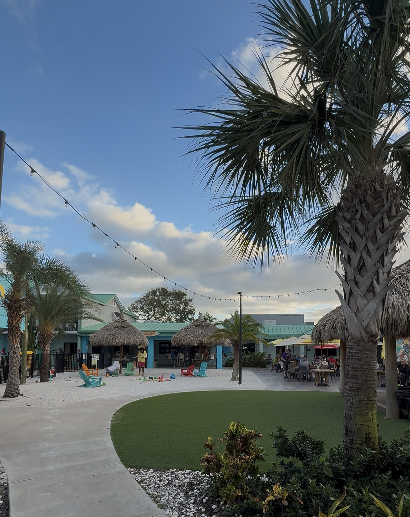 Beachside Hotel and Suites Cocoa Beach Outdoor area.png