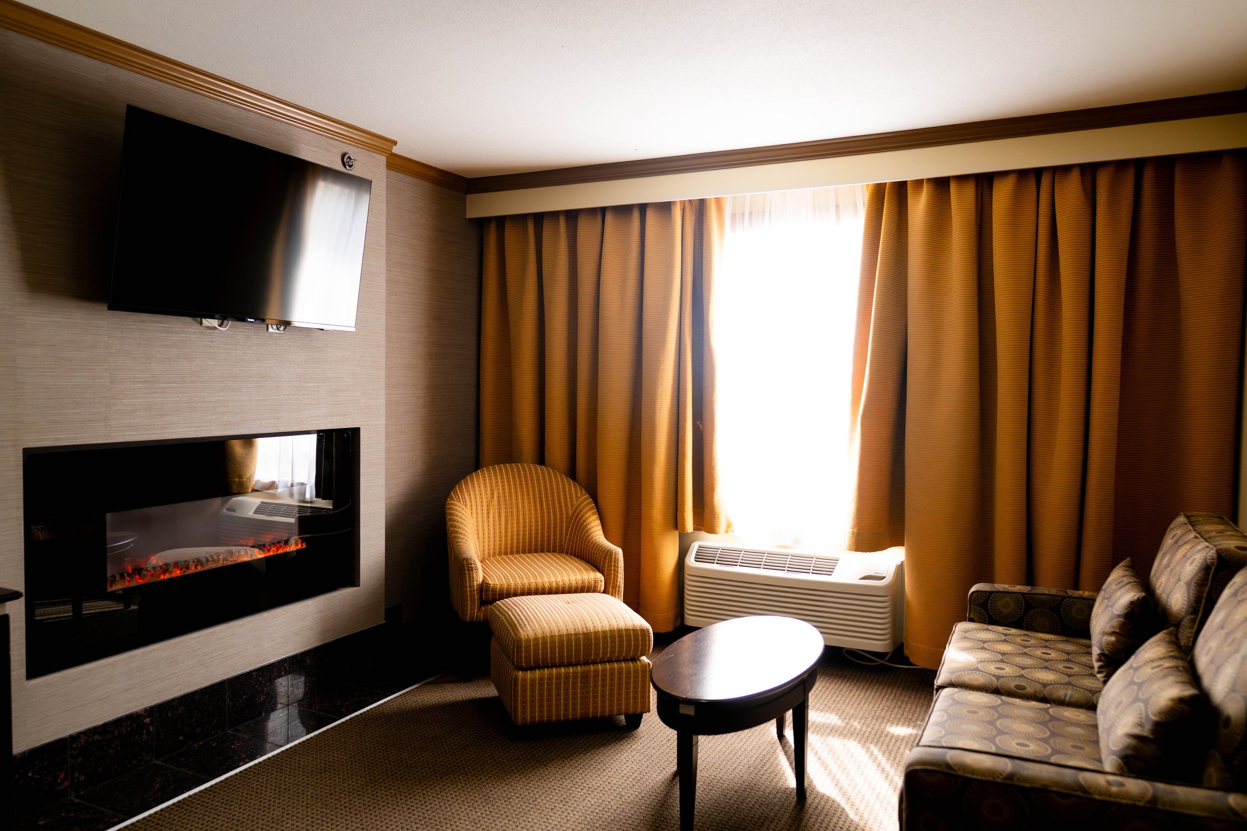 Executive Suite at the Best Western Plus Rose Country Hotel