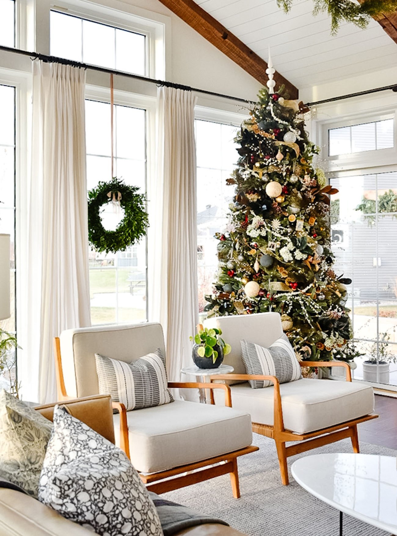 HOLIDAY DECOR