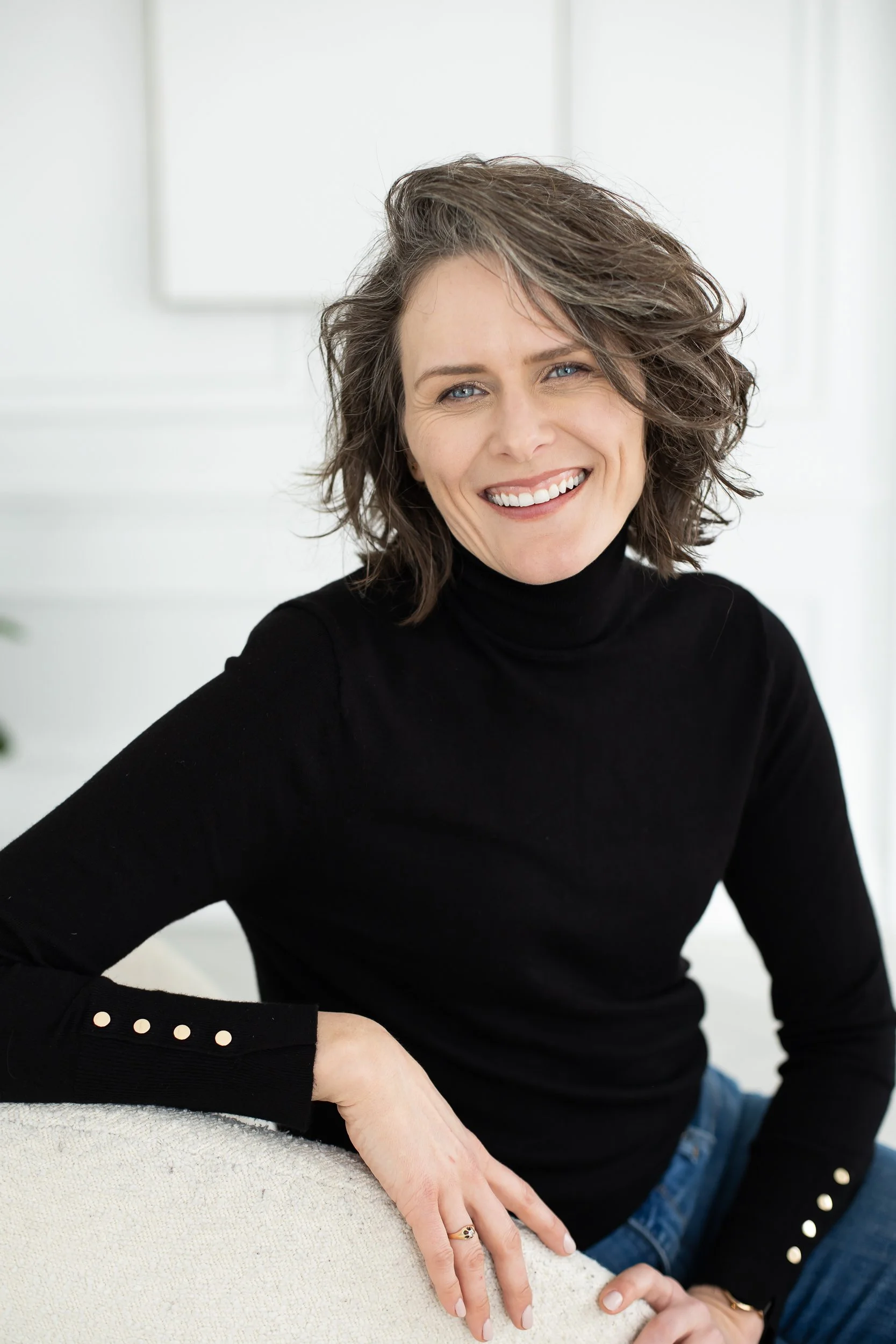 Toronto, based actress Amanda Palias headshot, film, television, acting coach, WeAudition Reader