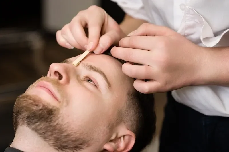 Exploring the Advantages of Professional Men's Facial Waxing