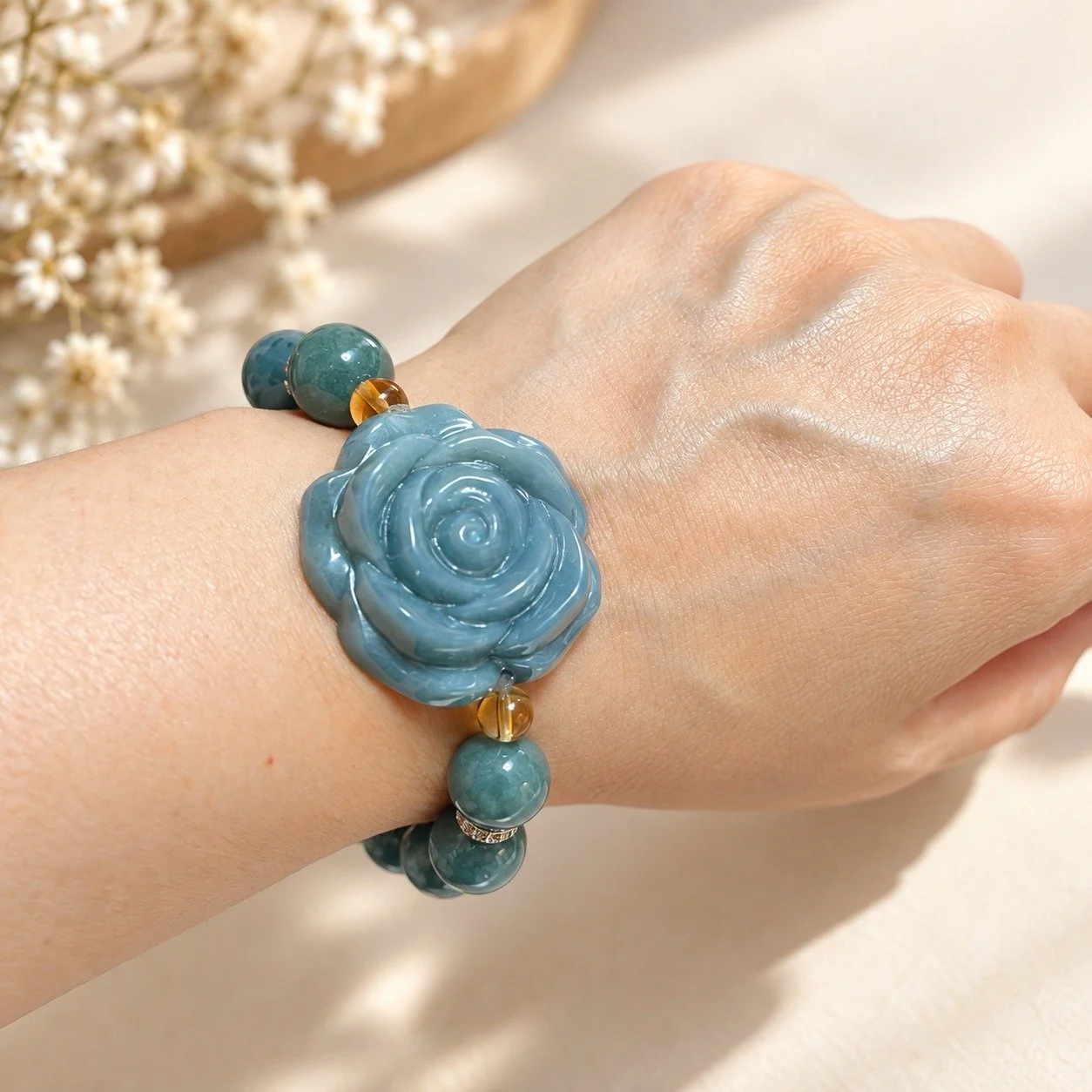 SUMIRE-AN_jade_bracelet_wrist_sleeve.jpg
