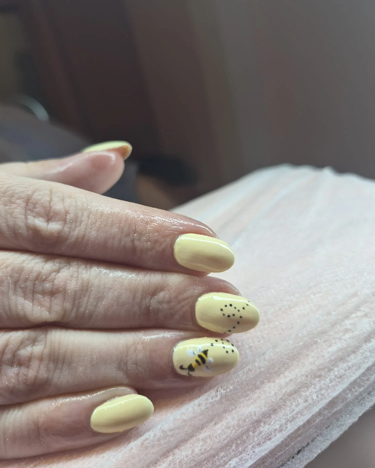 Did you know that Julie is also an artist and she brings that to her incredible nail art!  This happy little bee is sure to make you smile on a grey, wet day! 

Book your appointment today.  Don't forget to add nail art so we are sure we have time to