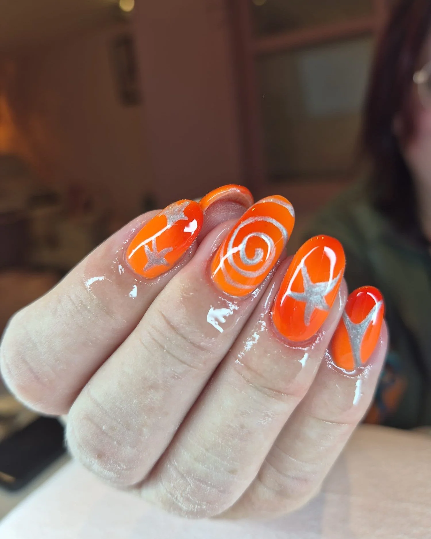 Halloween is only 18 days away.  Time to book your appointment with Julie or Liezl. Don't you just love these Autumn Colours?

Liezl now has appointments on Friday and Saturday too. 

Book on our website www.hudsonroadnailbar.ie