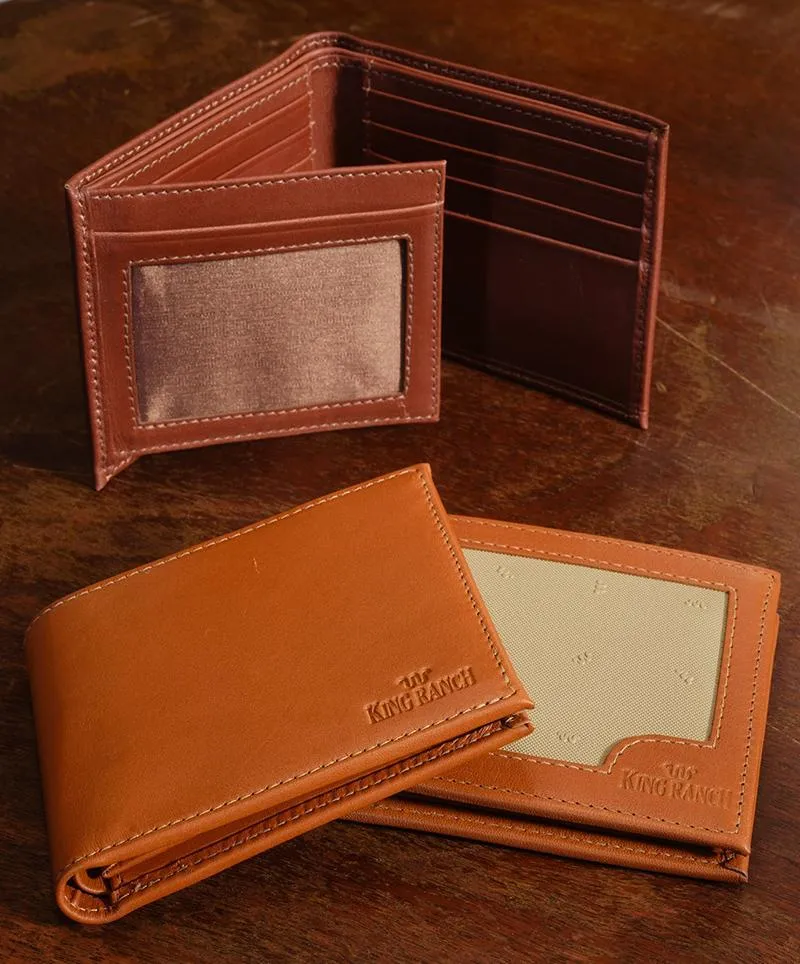 mens-gear_wallets--lifestyle.webp
