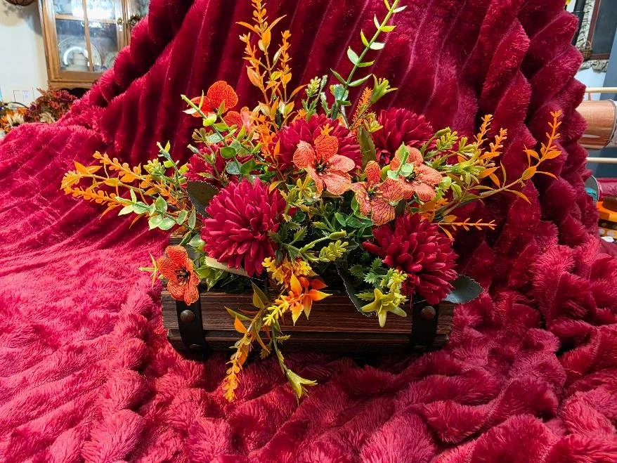 Lon Log Fall Arrangement