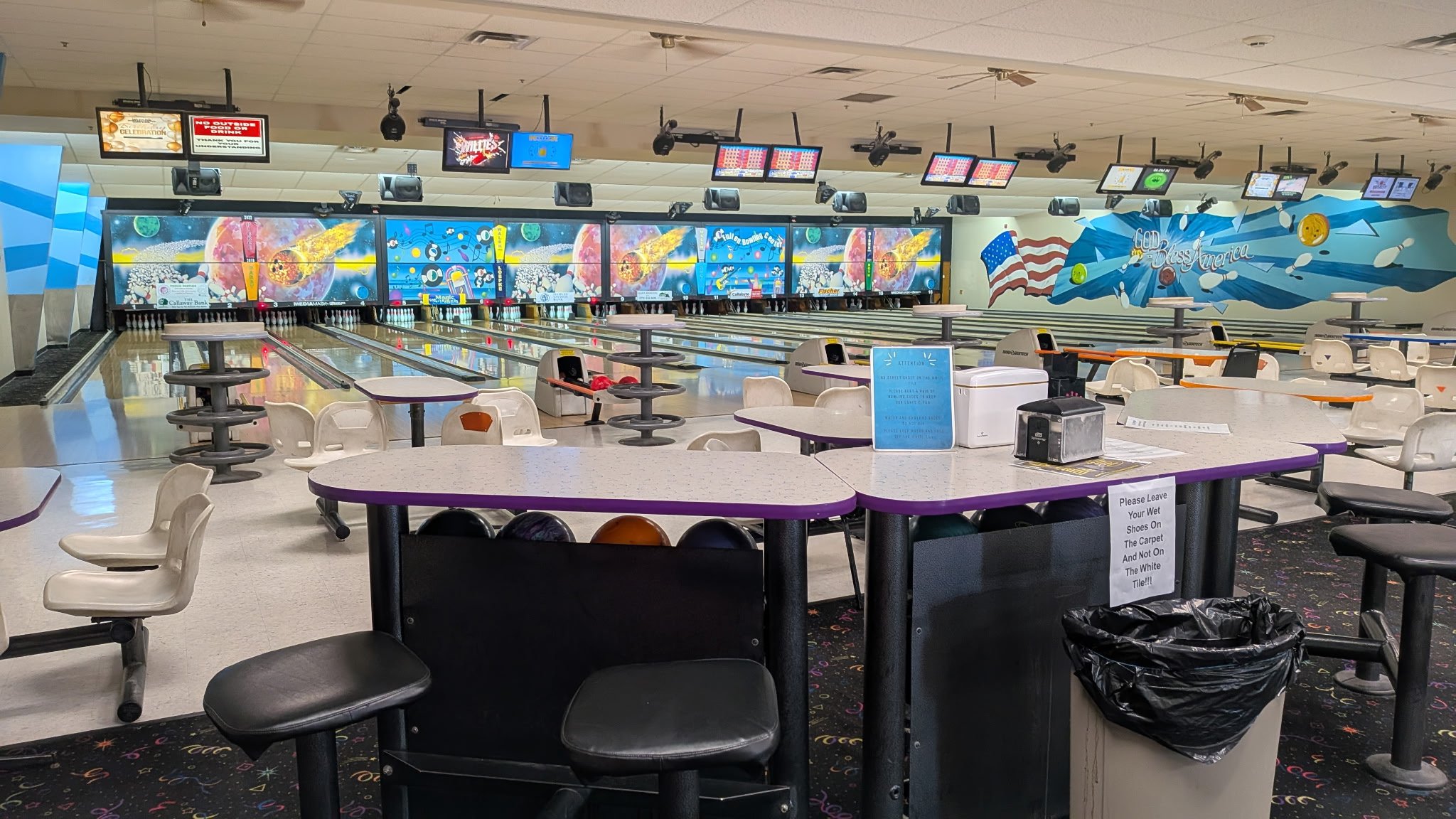 Photo of Fulton Bowling Center's 16 bowling lanes