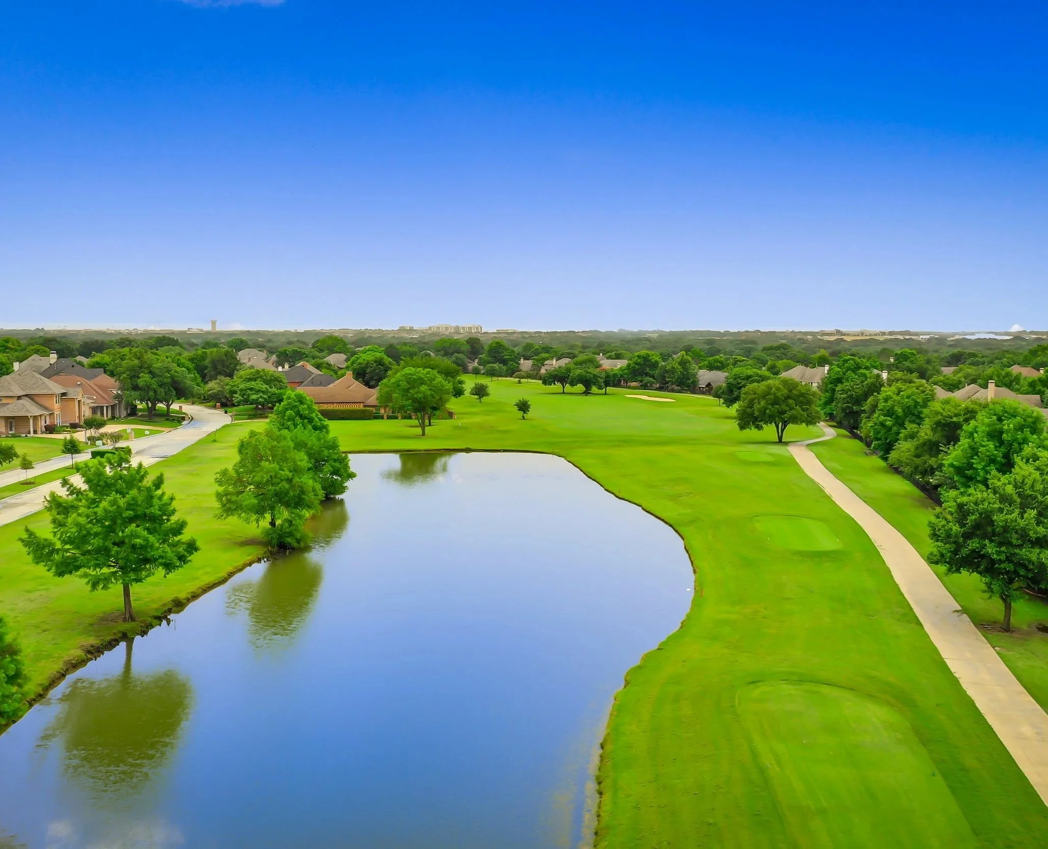 Upscale golf course community in Mansfield, Texas