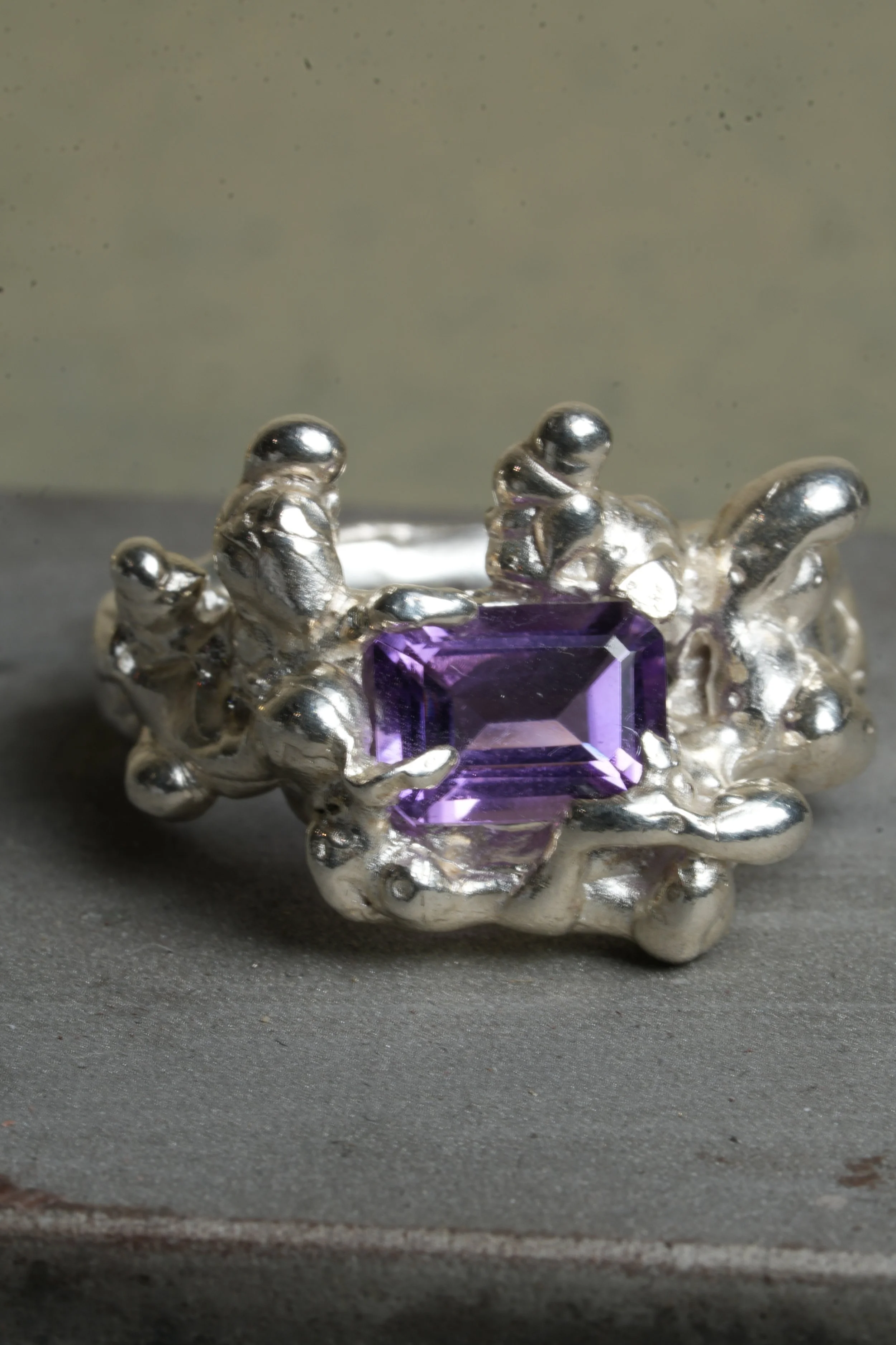 Cauldron Ring - Amethyst