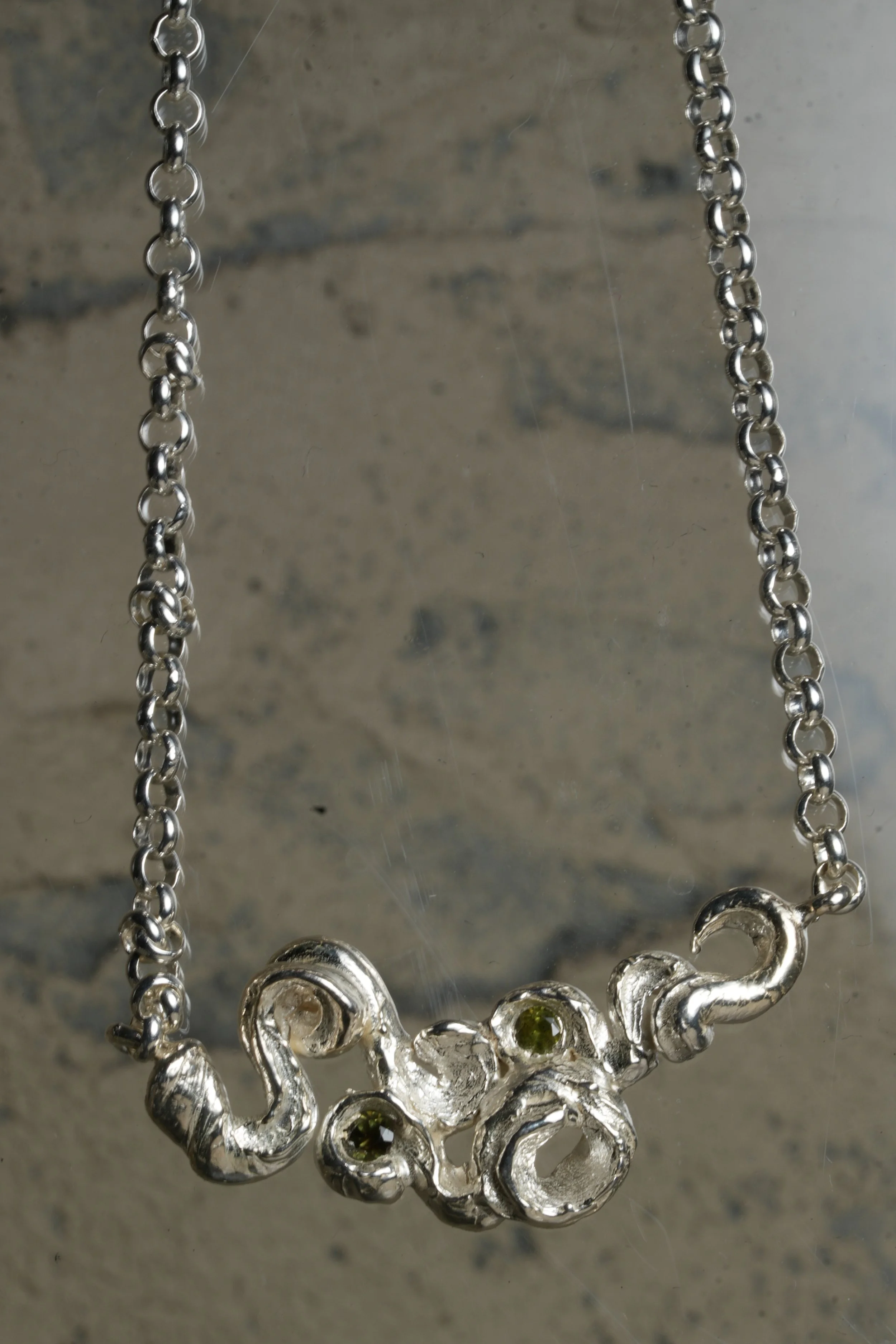 Swirl Necklace 02