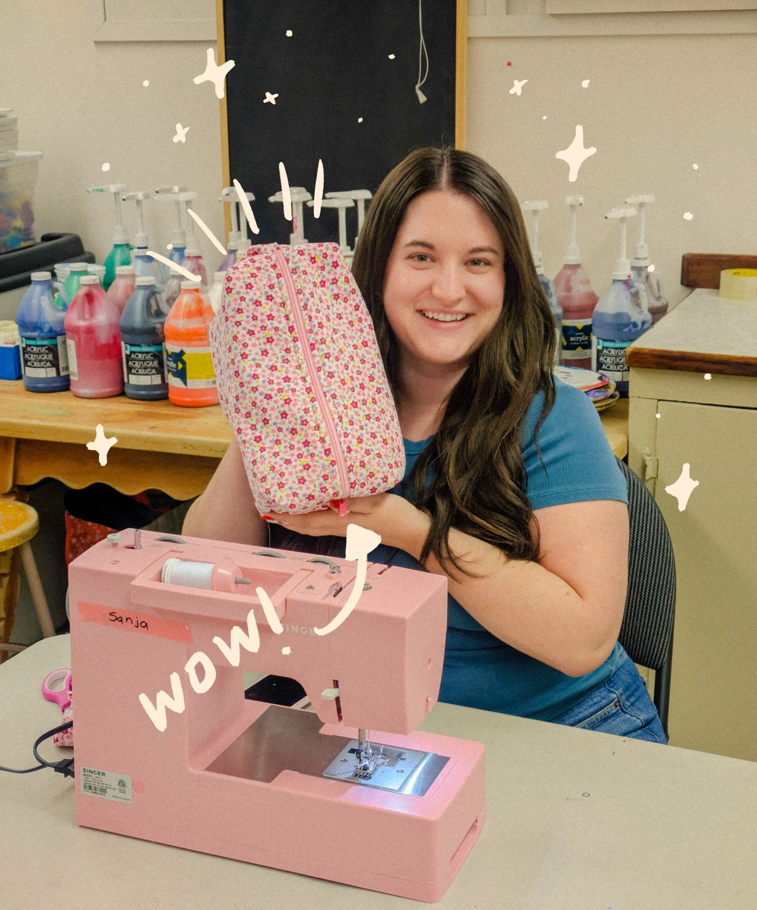 Some of our beginners are just finishing up their first projects. Always so exciting to see what fabric combinations people choose. This pink pouch made by Sanja makes perfect sense with her pink machine!