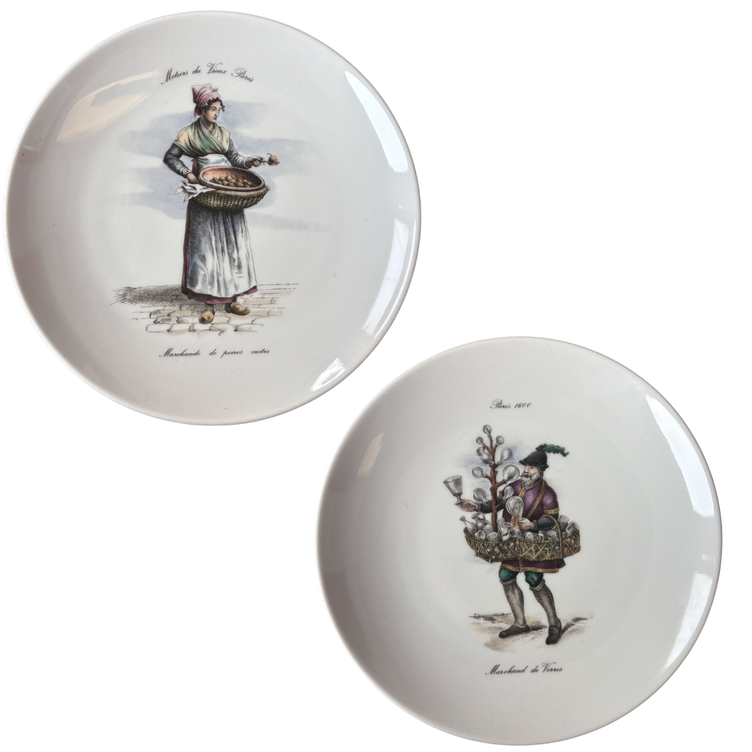 Par de platos de porcelana mexicana. Precio: 300