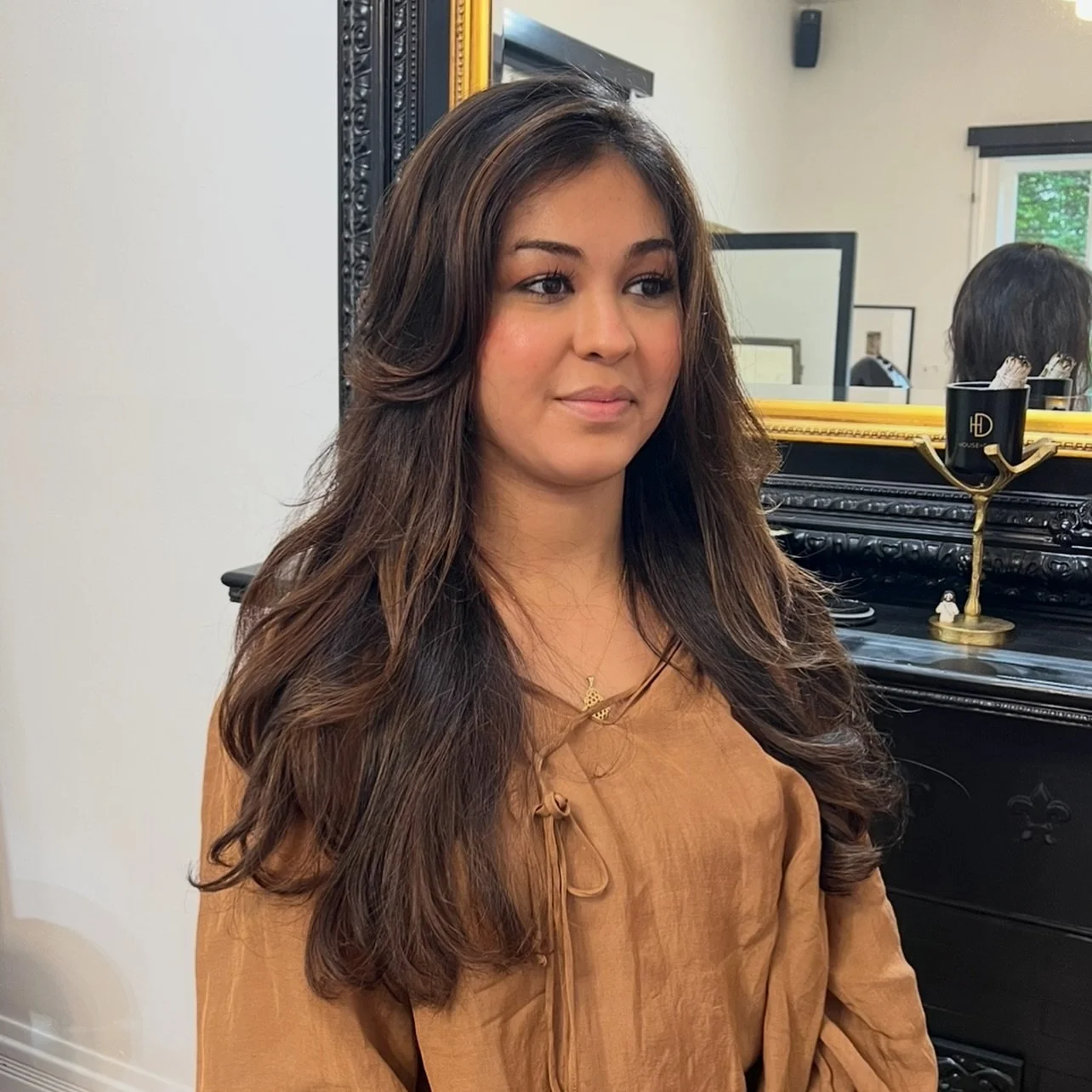 What is a &ldquo;rebalance&rdquo;? Sometimes, especially when your hair is highlighted or colored, the tone might not be the best fit to compliment your natural hair or your complexion. When I rebalance the tone I am basically customizing the color o