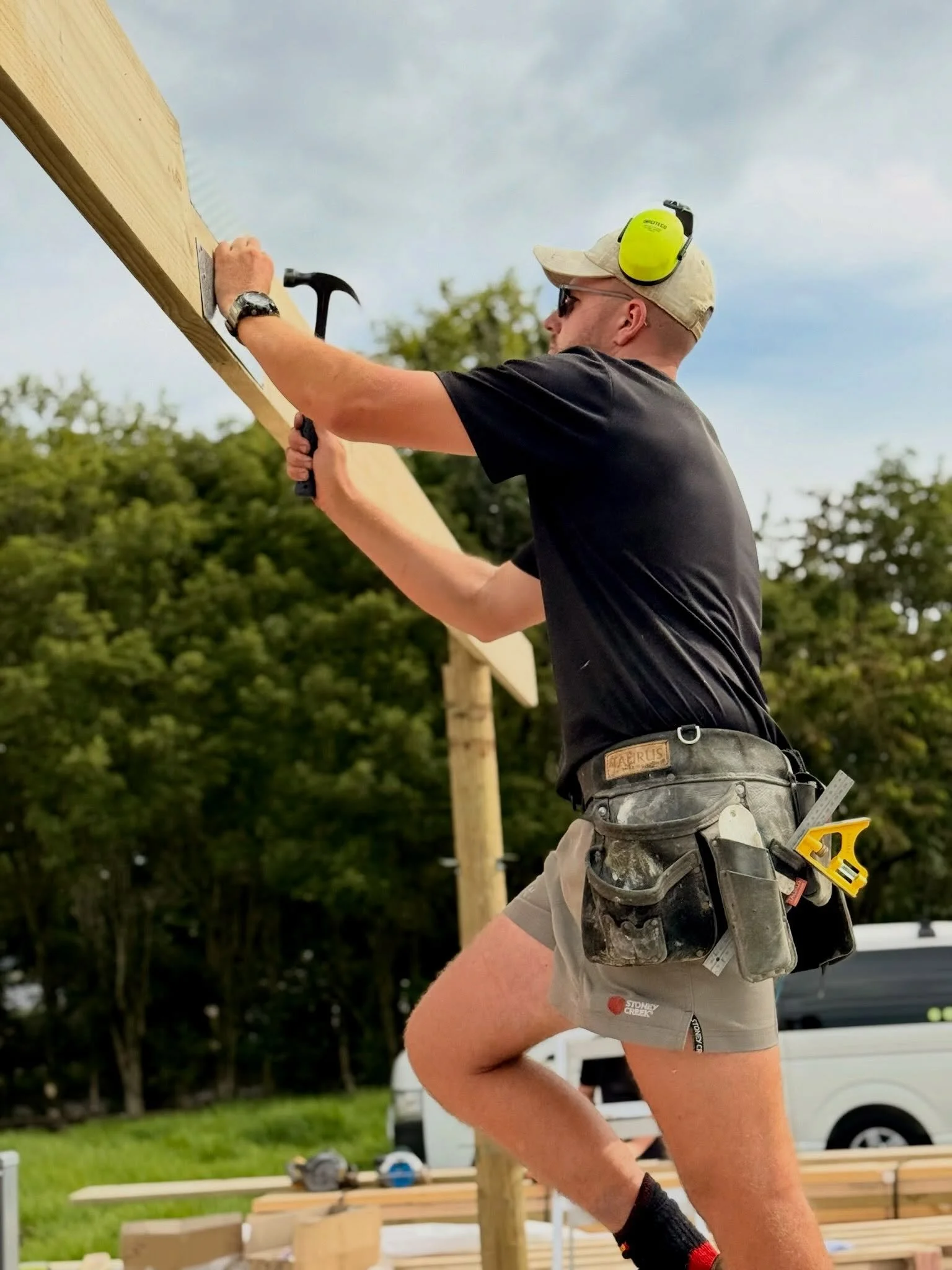 Contrary to popular belief - builders don&rsquo;t use a nail gun for EVERYTHING! 

We still bust out the trusty Estwing on a daily basis 🔨 

#dexteritybuild #waikato #nzbuilder #hammer #hamiltonbuilder