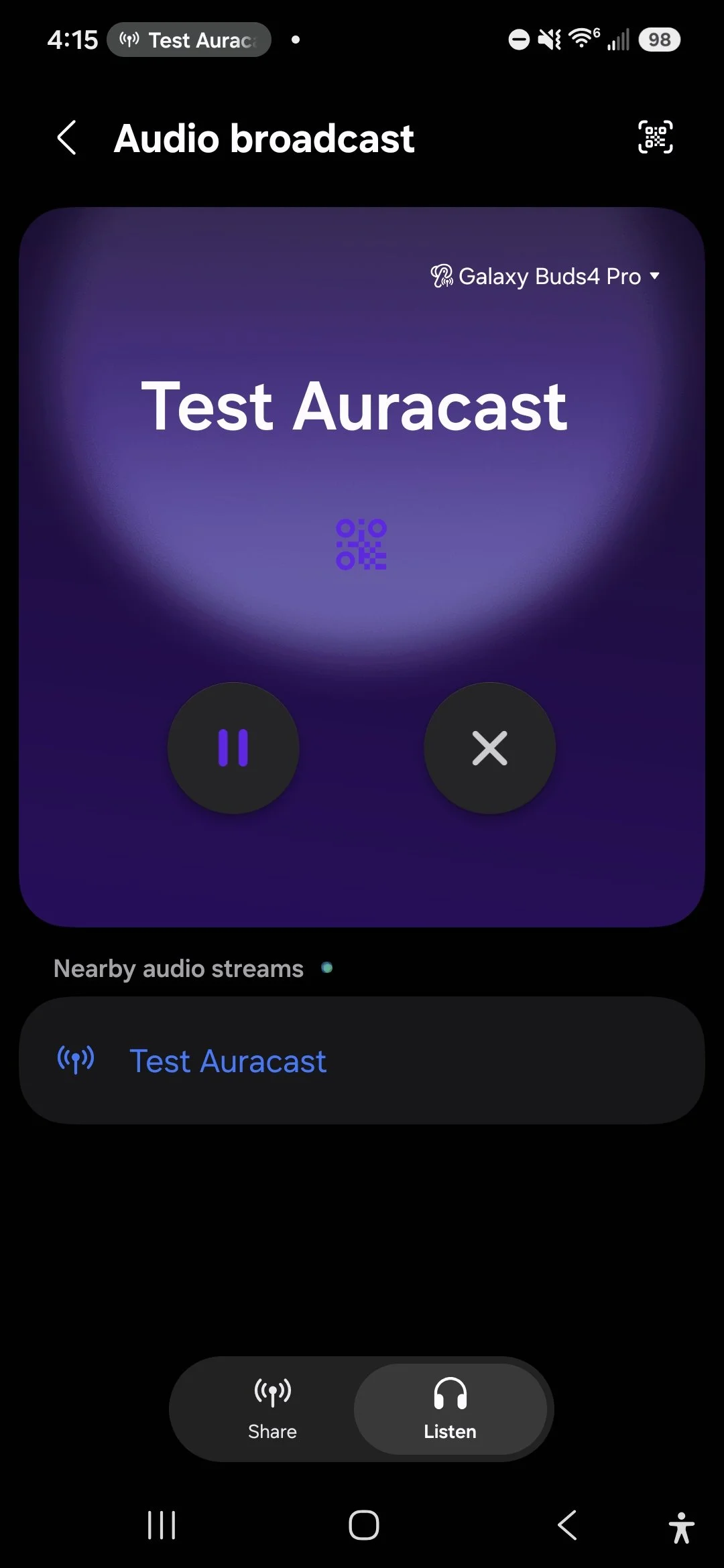 Screenshot of a mobile phone screen showing an audio broadcast app with the title "Test Auracast" and options to pause or close the broadcast.