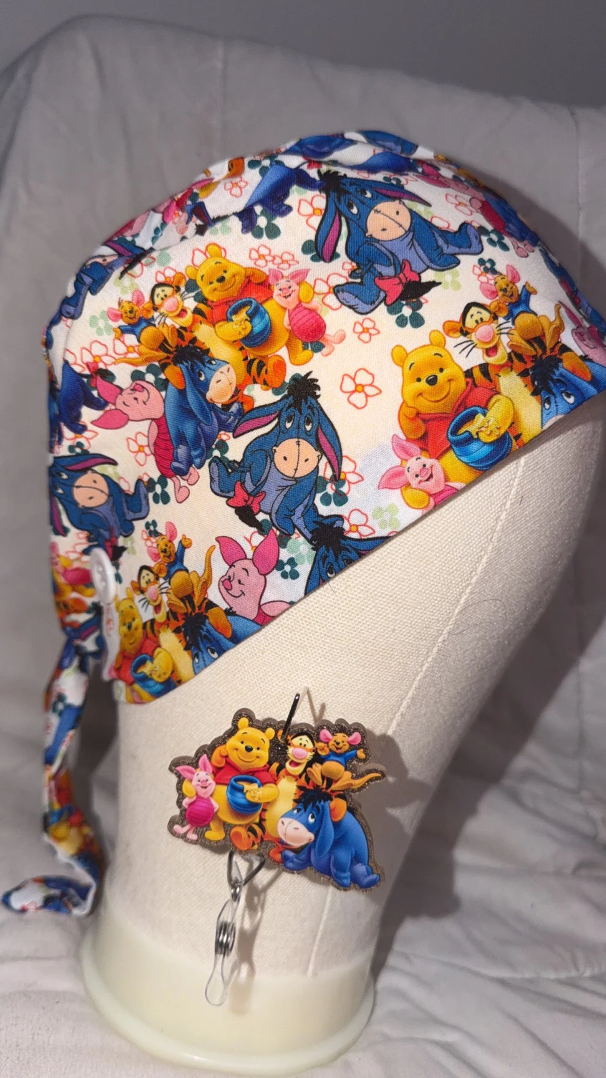Winnie & Friends Cap w/Badge Reel
