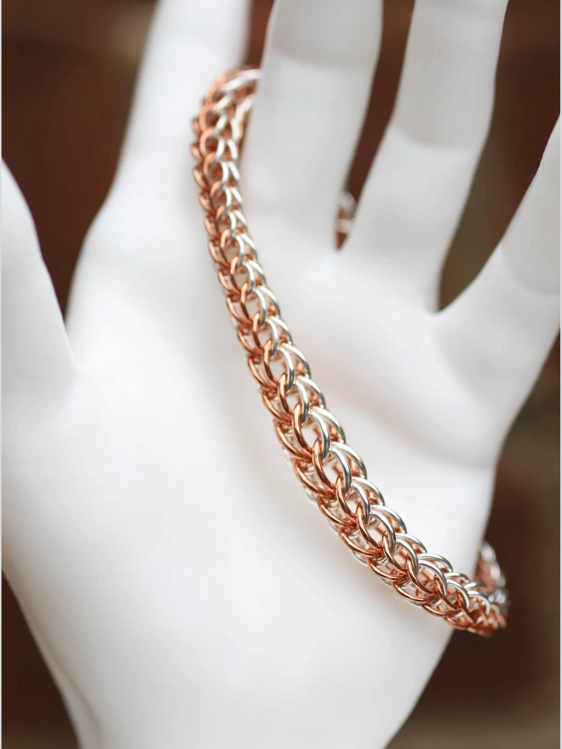 Graduated Alternating Dual-Color Persian Bracelet