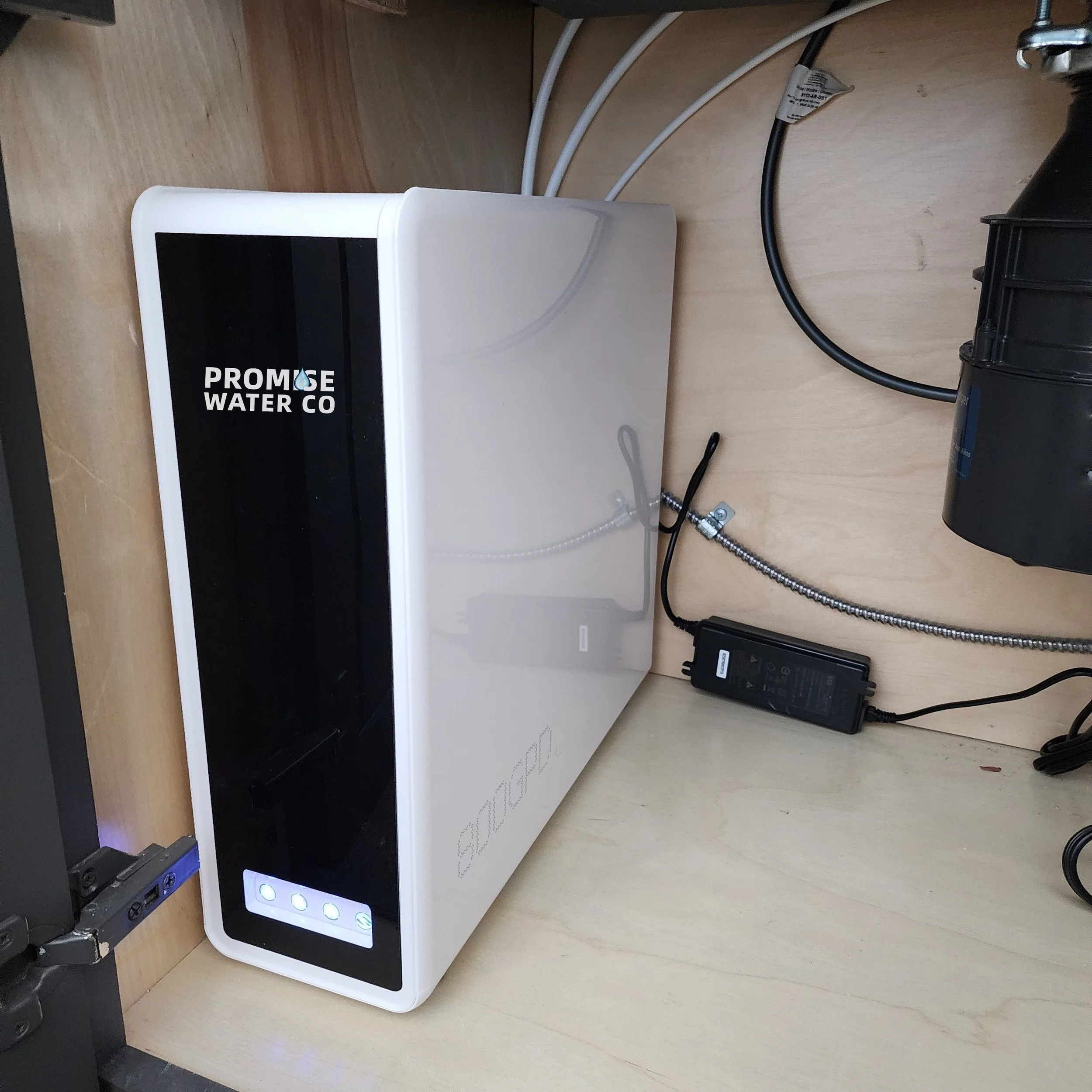 Upgrade your home with the new HW800 AlkaPro-pure, great tasting water straight from your sink. 

Simple Design. Powerful Filtration. 💧

#promisewaterco #HW800AlkaPro #waterfilter #alkalinewater #betterwater