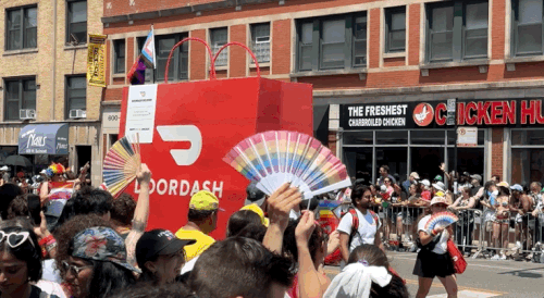 DoorDash+Bag+~+Chicago+Pride+Parade+-+CS+iPhone-11.gif