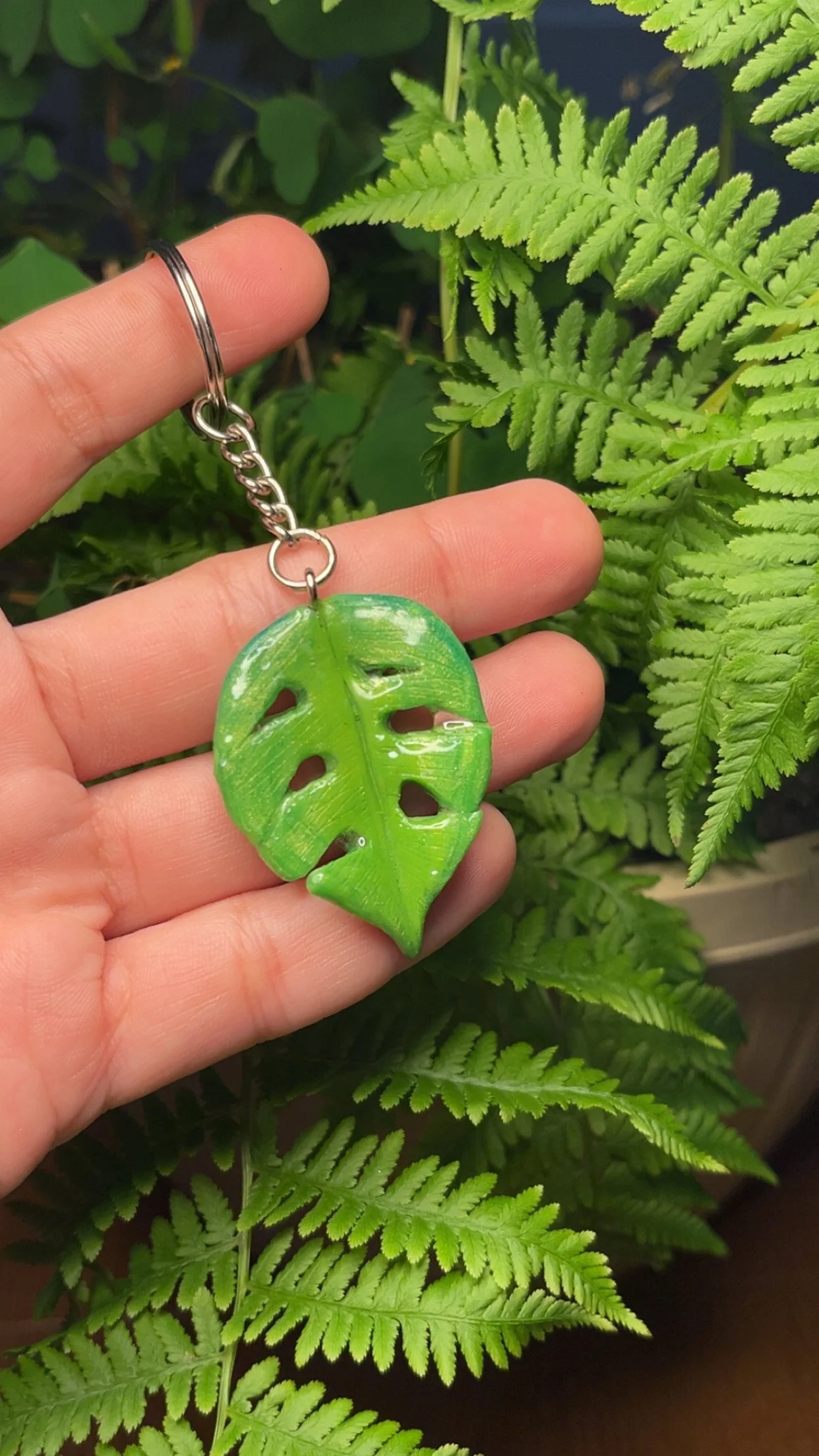 Monstera keychain