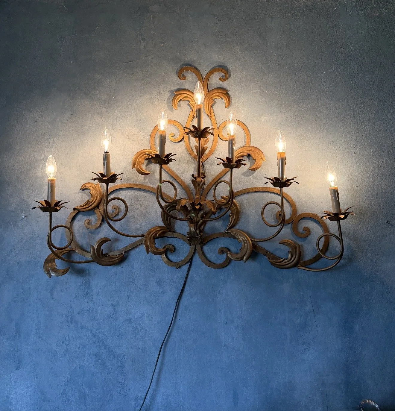 Sconce litjpg.jpg