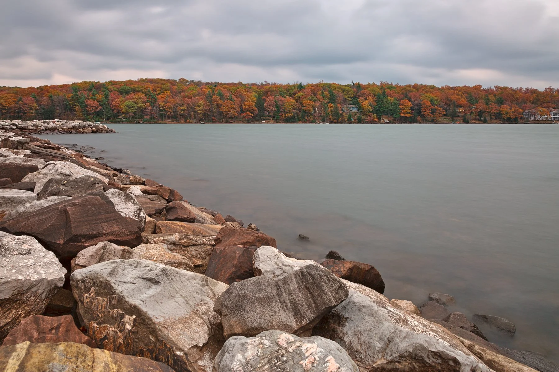 Deep_Creek_Lake_State_Park_in_Maryland.jpg