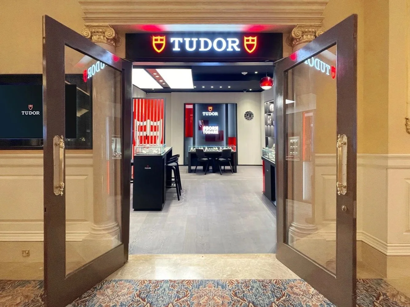 512_TUDOR_1.jpg