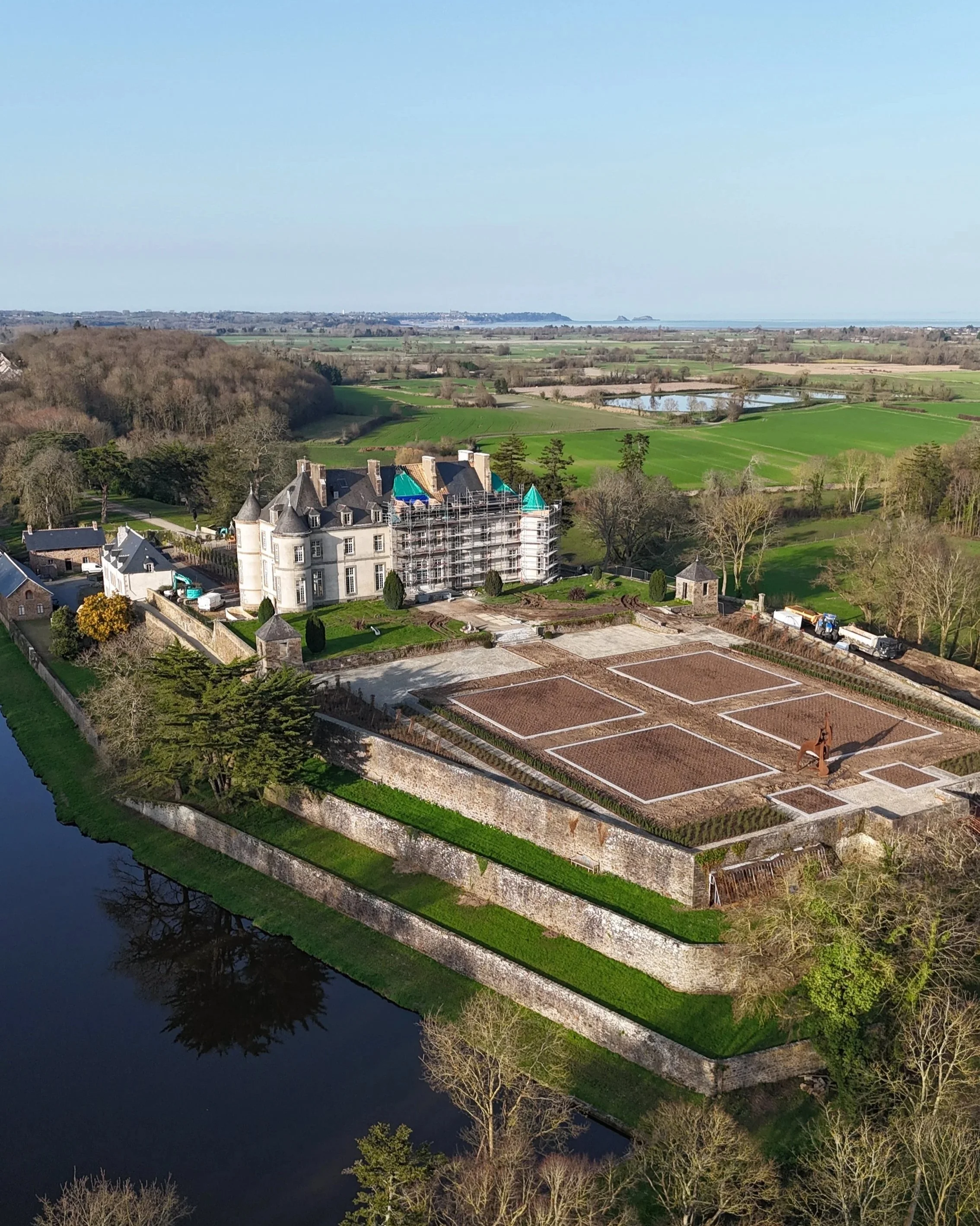 Image de la cour haute du Château