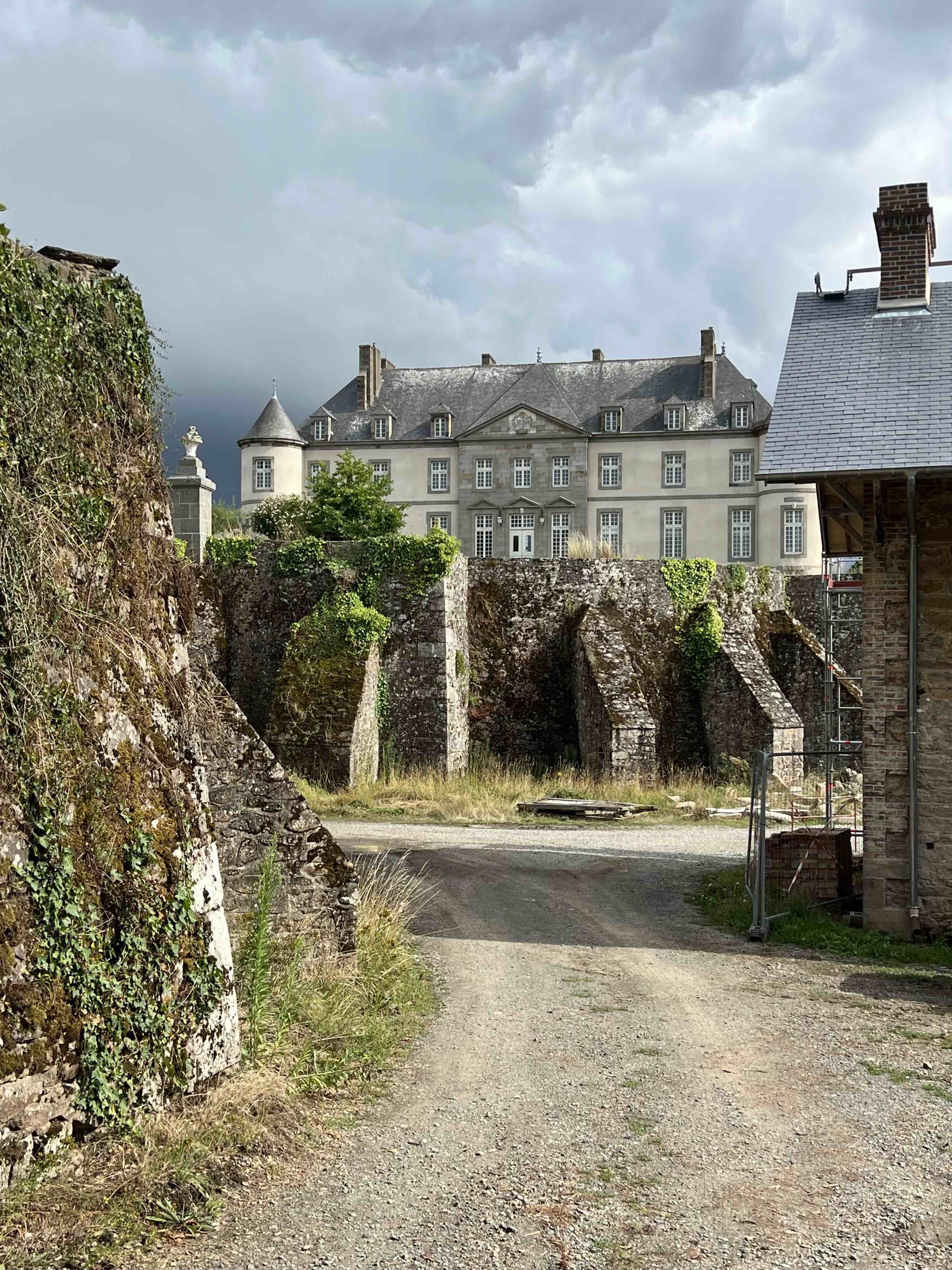 Le Château depuis la cour basse
