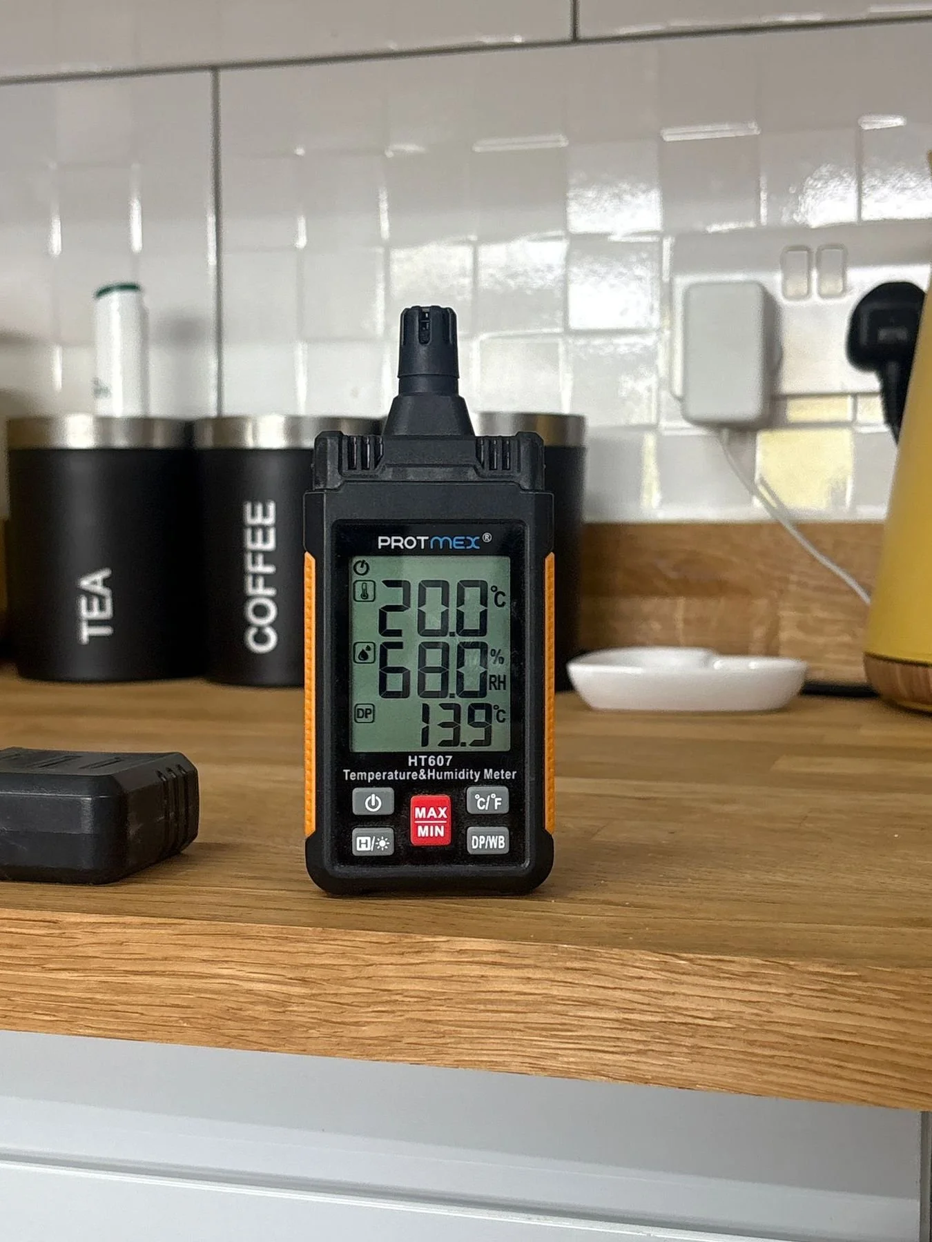Survey: humidity and temperature readings during damp assessment — Hastings