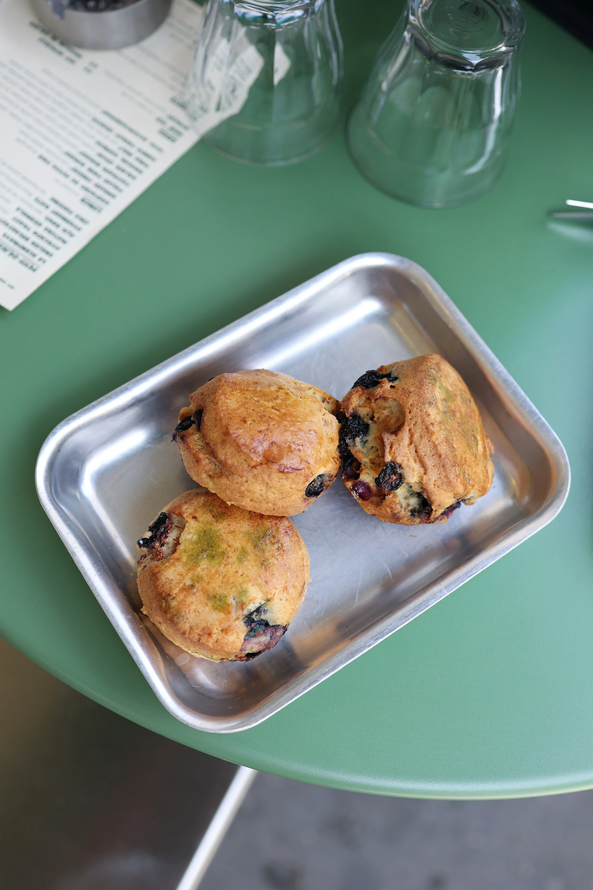 Food photography for Le Pont Traversé gluten free bakery, gluten free bread, gluten free cakes in Paris 