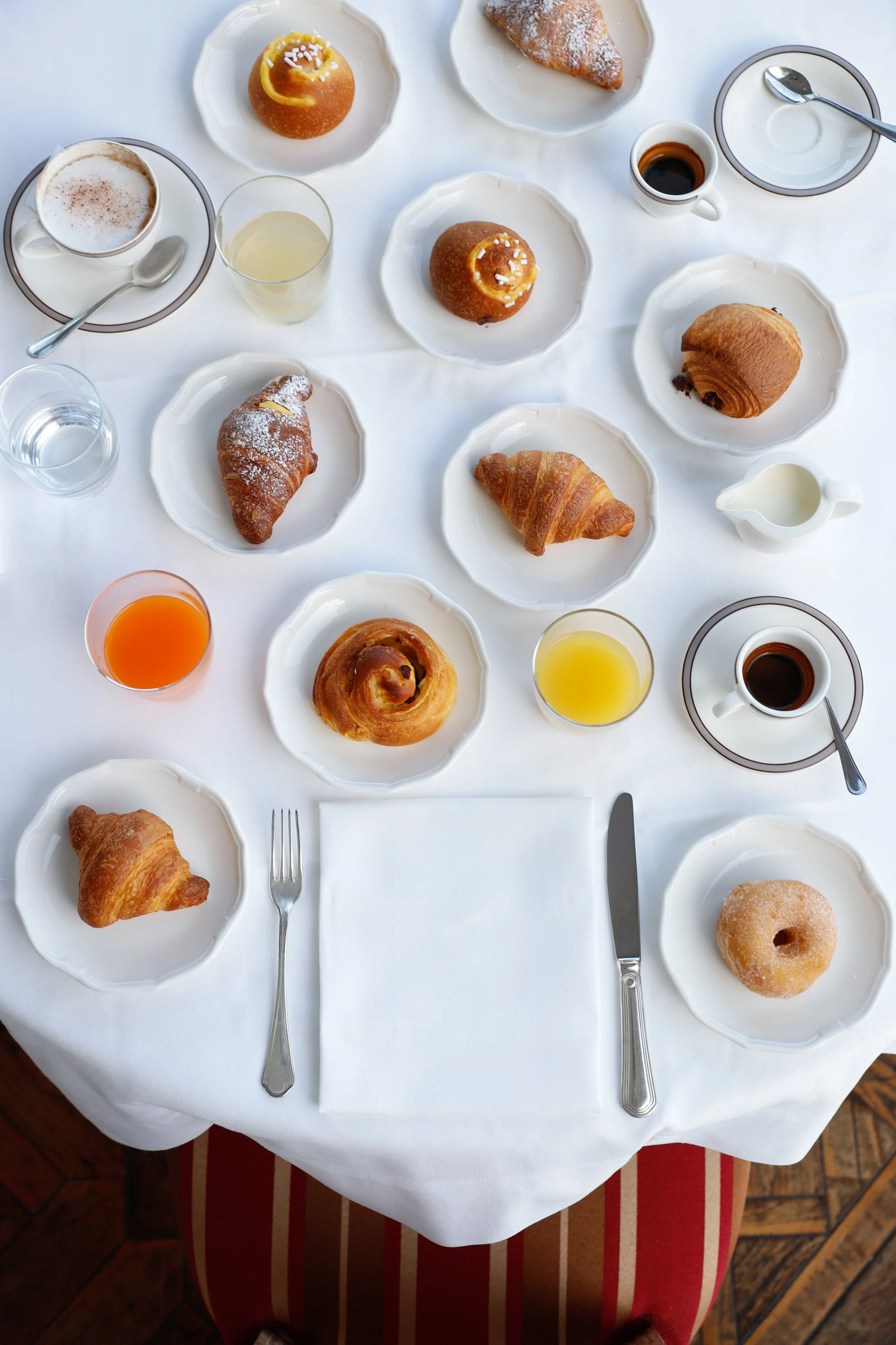 Hospitality photographer for Hotel Tramontano in Sorrento, photographing breakfast, croissant, cakes and coffee 