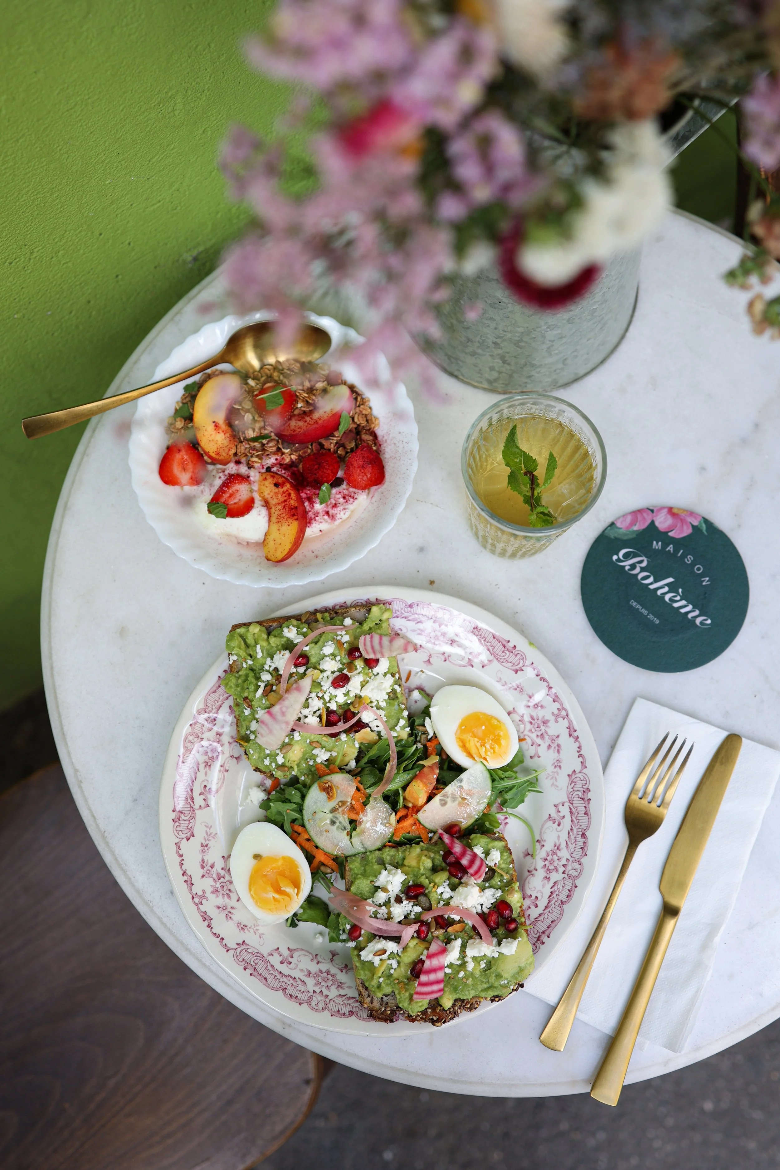 Food photography for Maison Bohème in Marseille photographing brunch, granola and avocado toast