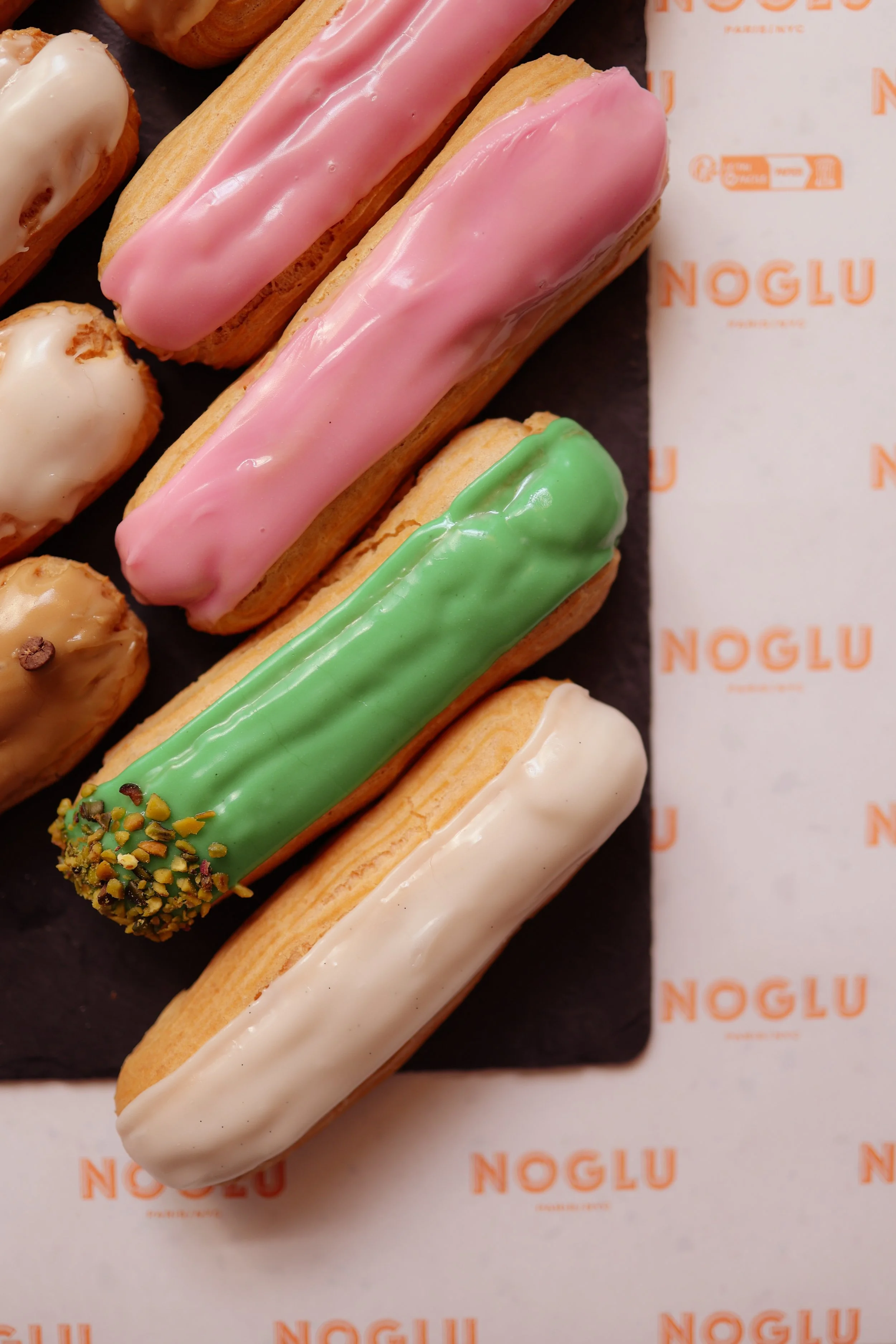 Food photography for Le Pont Traversé gluten free bakery, gluten free bread, gluten free eclairs in Paris 