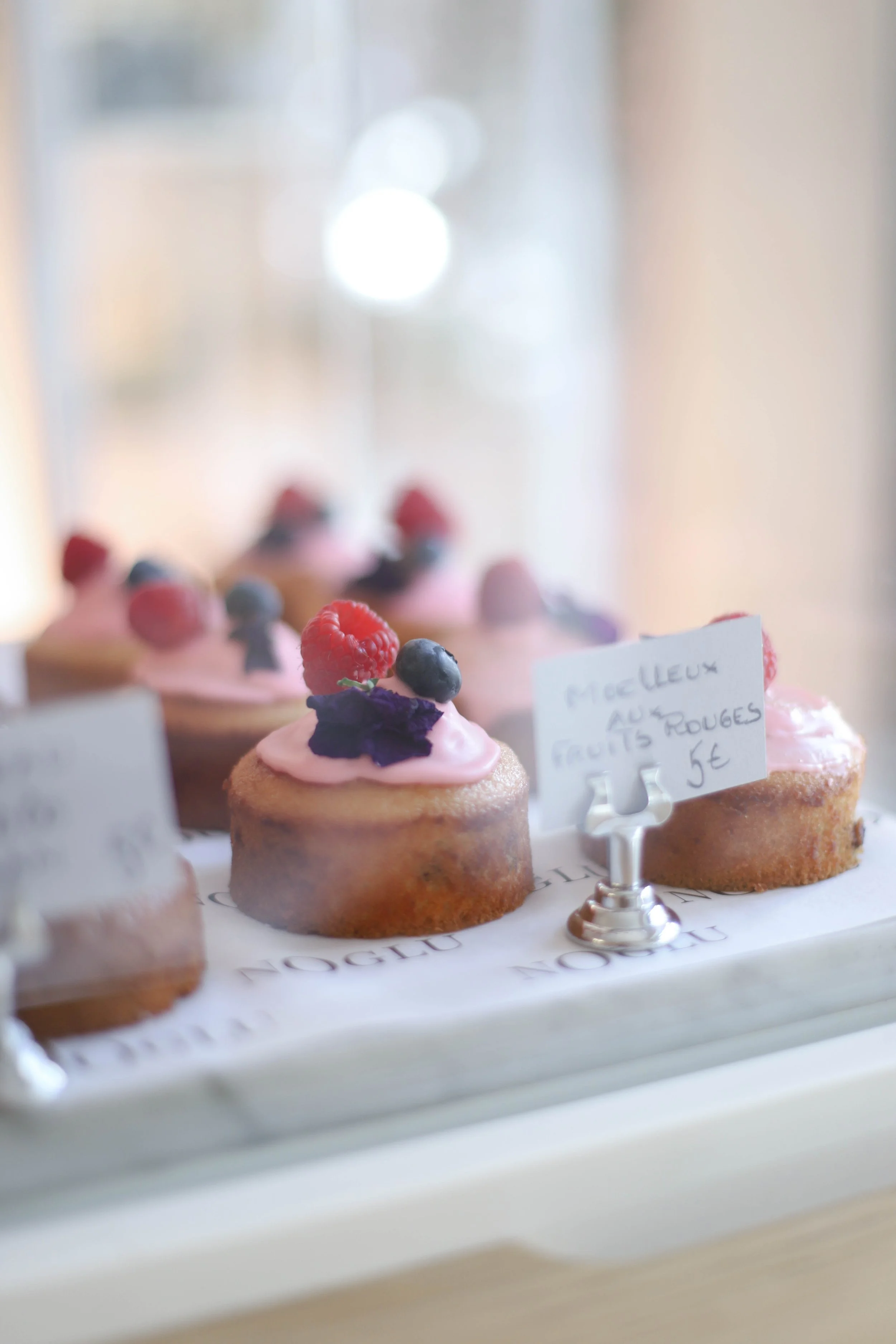 Food photography for Noglu gluten free bakery, gluten free bread, gluten free cakes in Paris 