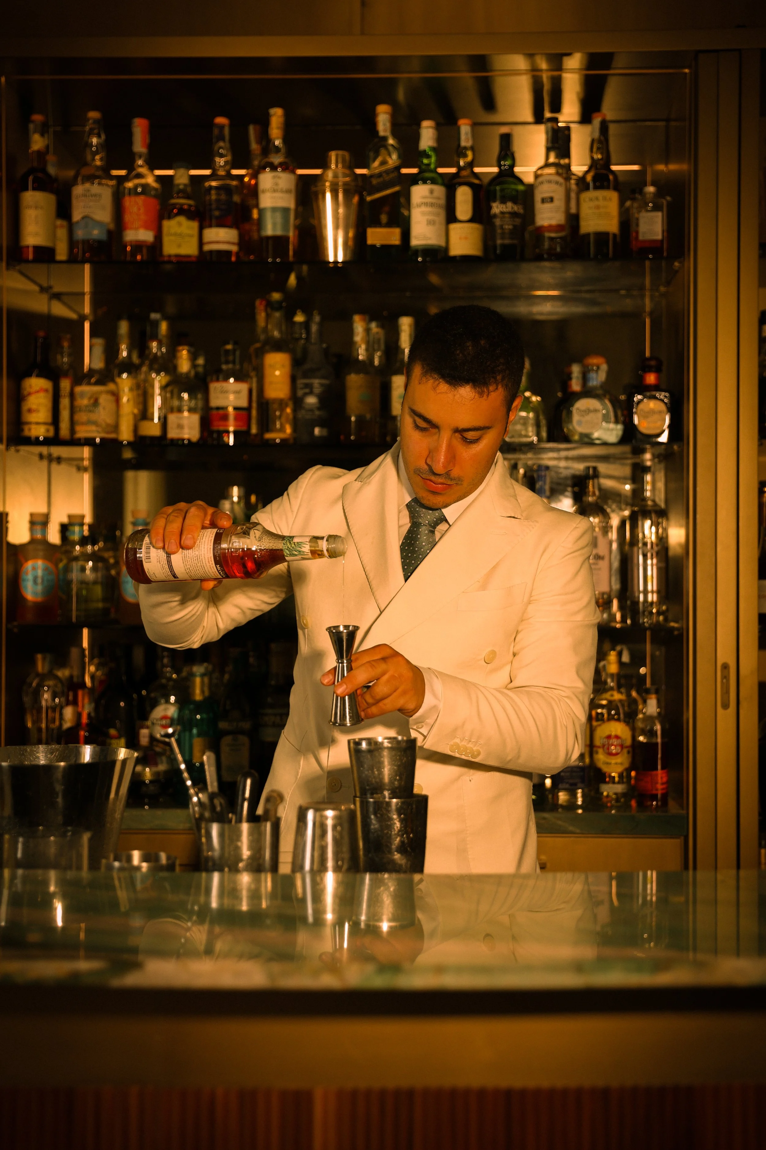 hospitality photographer, styling and shooting cocktails for luxury hotels
