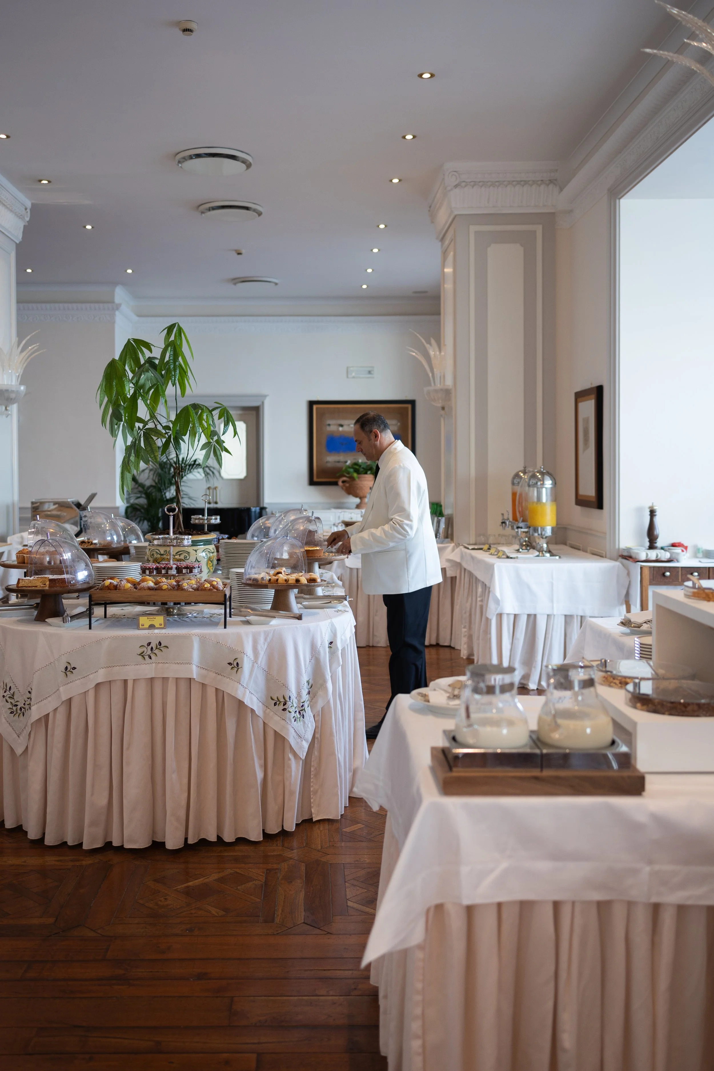 Hospitality photographer for Hotel Tramontano in Sorrento, photographing breakfast, croissant, cakes and coffee 