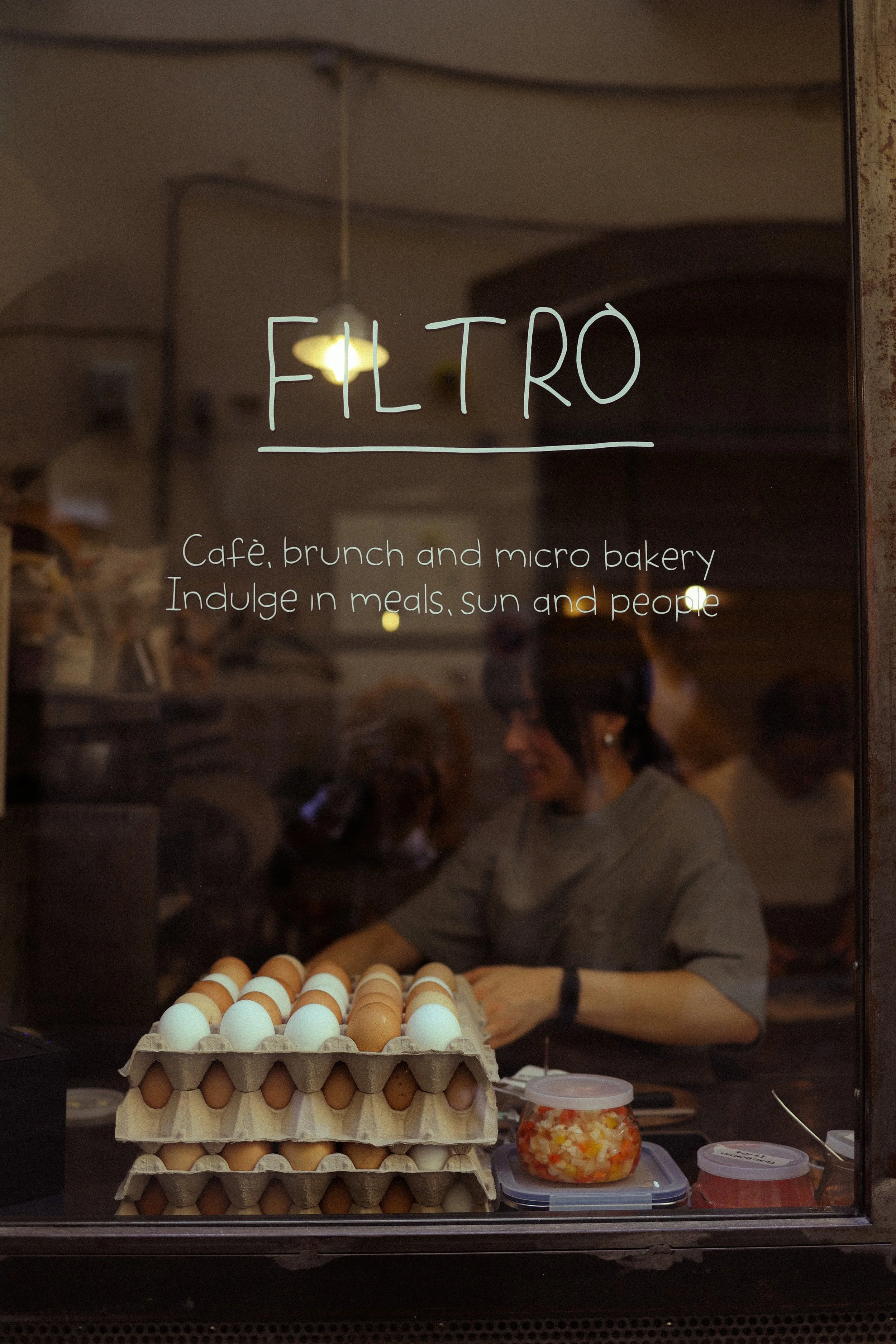 Food photography for Filtro coffee shop in Salerno, photographing granola bowl, croissant, matcha latte, and specialty coffee