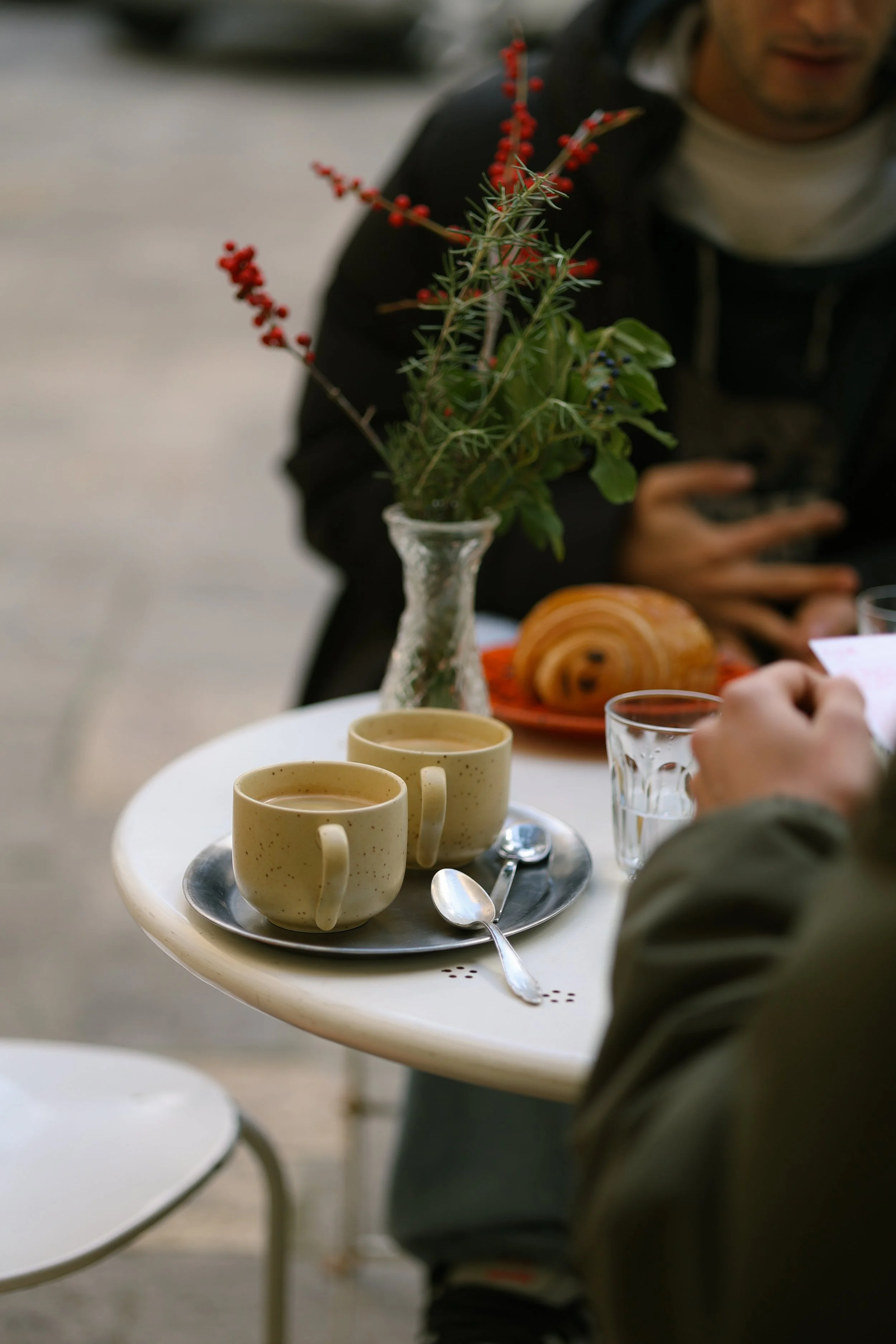 Food photography for Filiera coffee shop in Lecce, photographing granola bowl, croissant, matcha latte, and specialty coffee