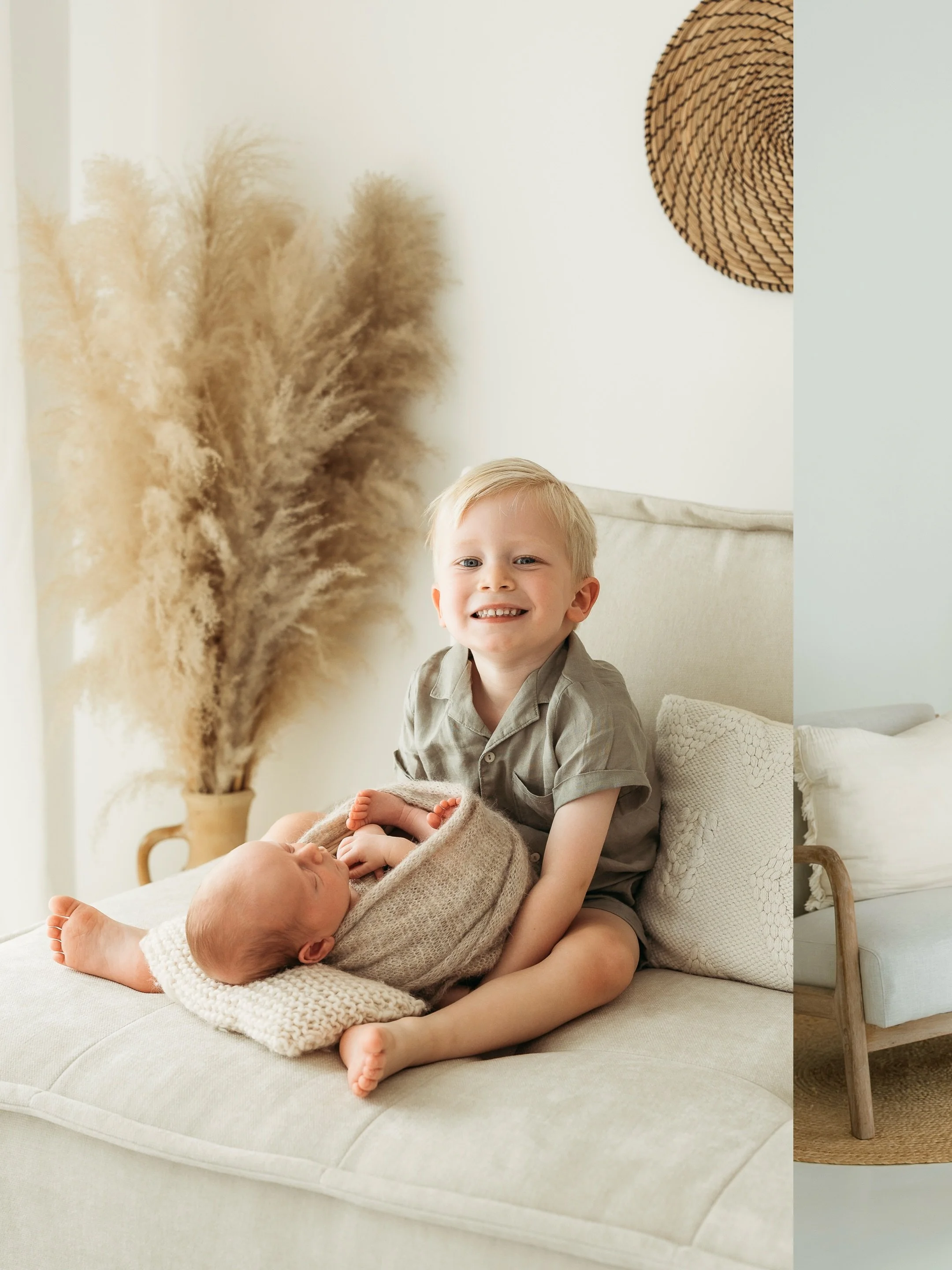 This little guy absolutely ACED his baby brother&rsquo;s newborn session 🥹🤍

I first met him at Mum&rsquo;s maternity session and, at the time, he really wasn&rsquo;t interested in having his photograph taken.

And honestly? That&rsquo;s normal. It
