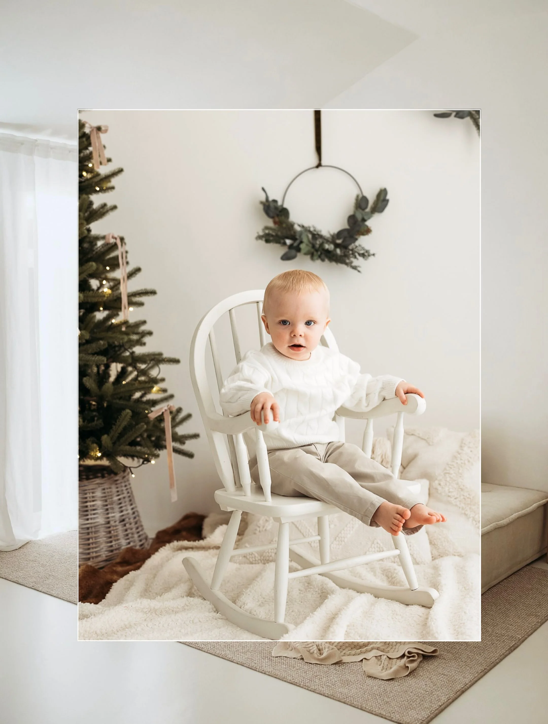Same little rocking chair, with some very different little personalities. 🎄🤍

And that&rsquo;s what I love so much about photographing children. You can have the same setting, the same chair, the same little Christmas touches, and still come away w