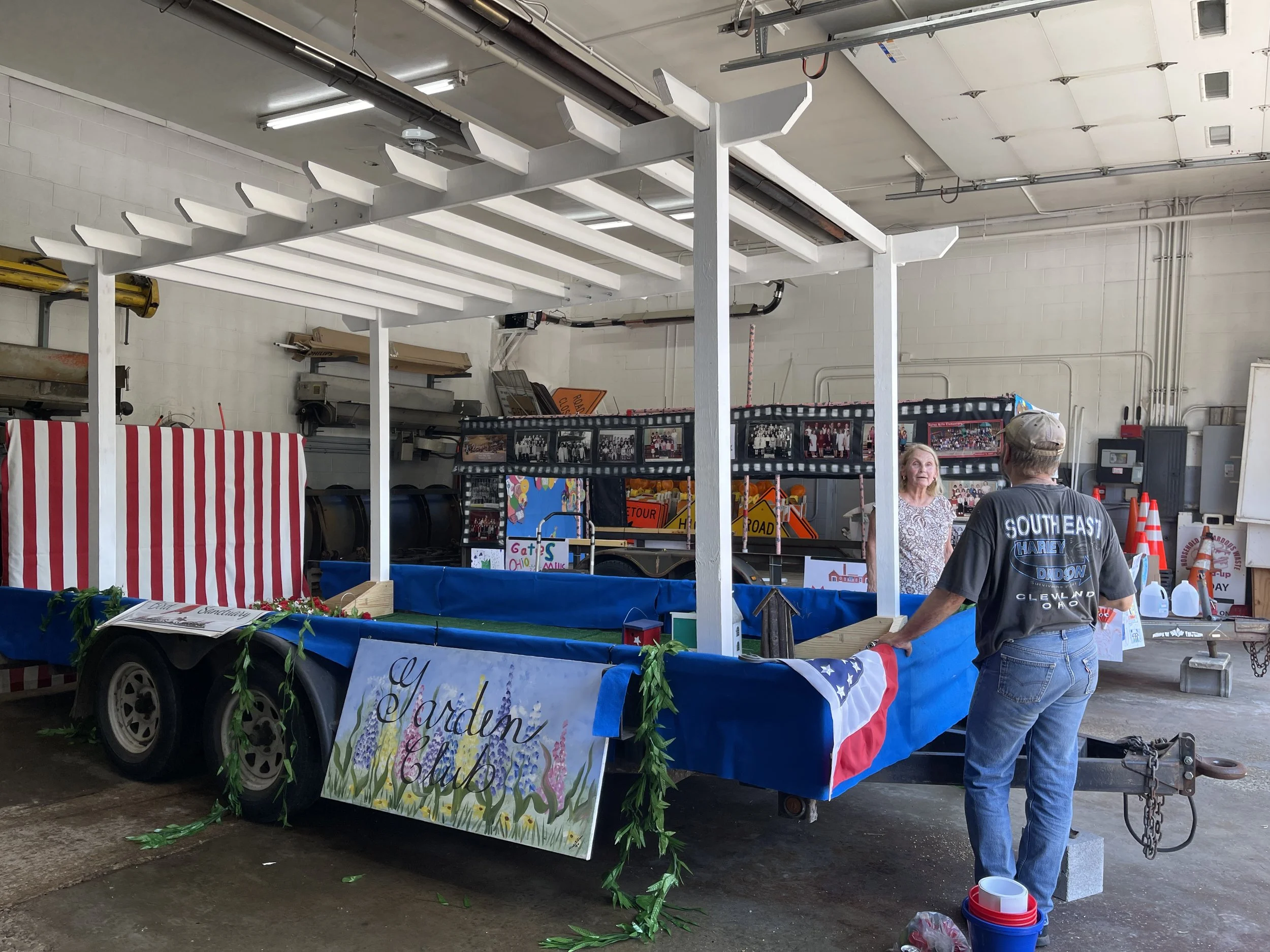 Building the Garden Club float