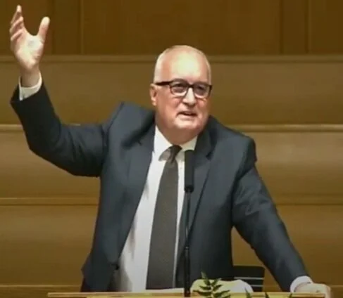 Tim%2BPreaching%2B%255Bsmall%255D.jpg