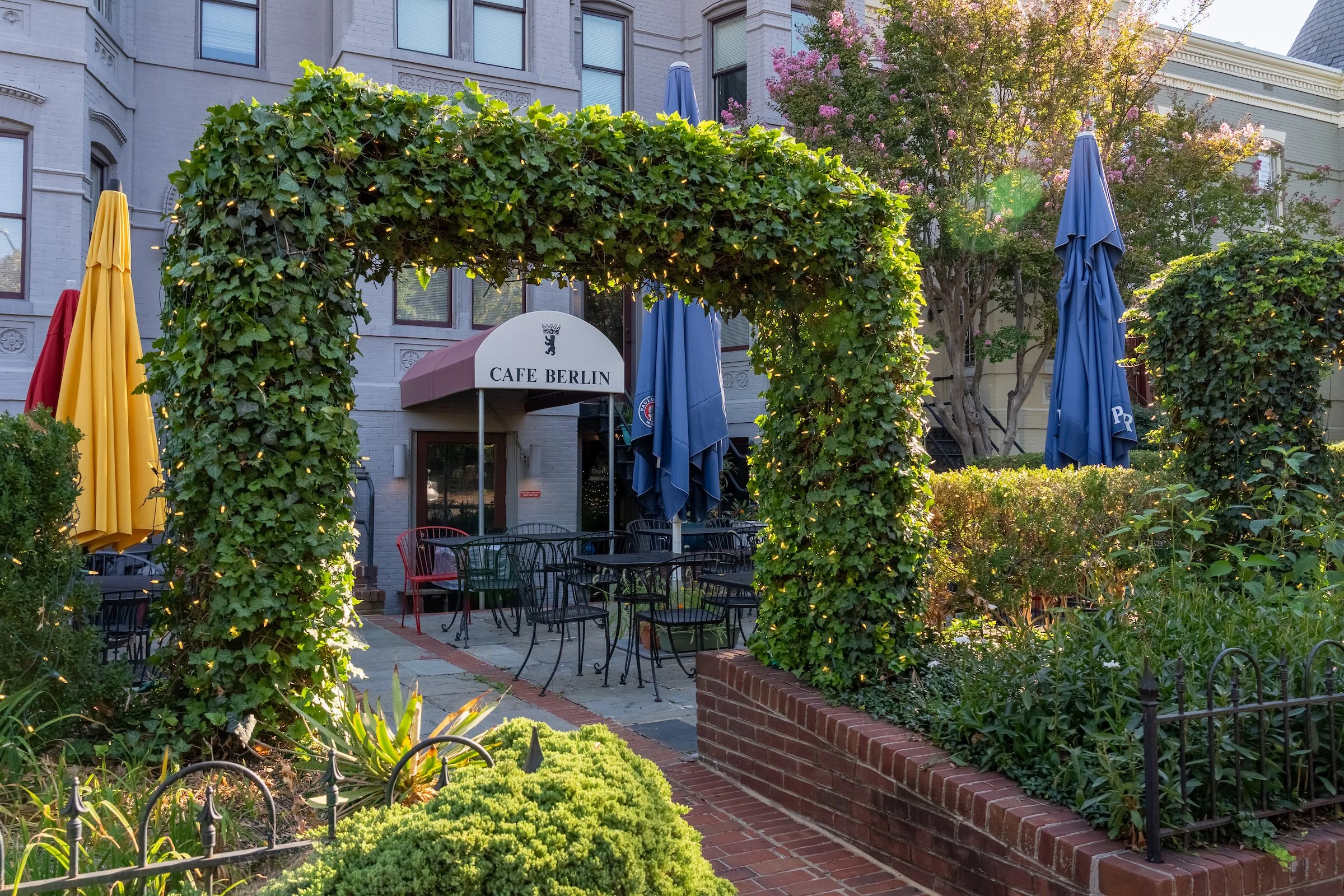   039 305-307 Massachusetts Ave NE.jpg