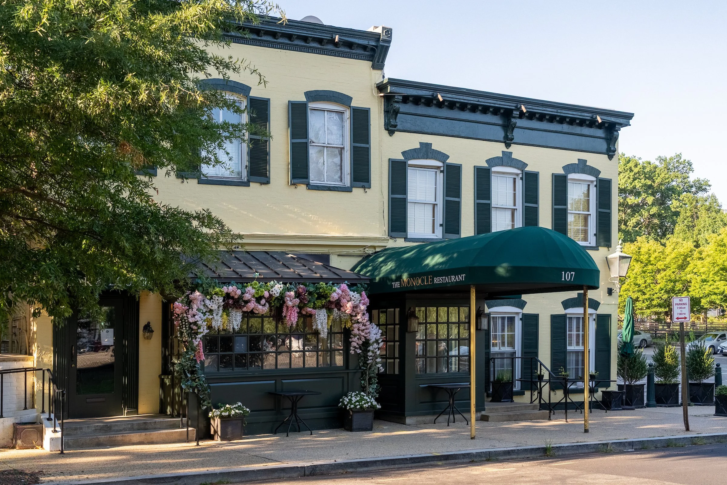   024 305-307 Massachusetts Ave NE.jpg