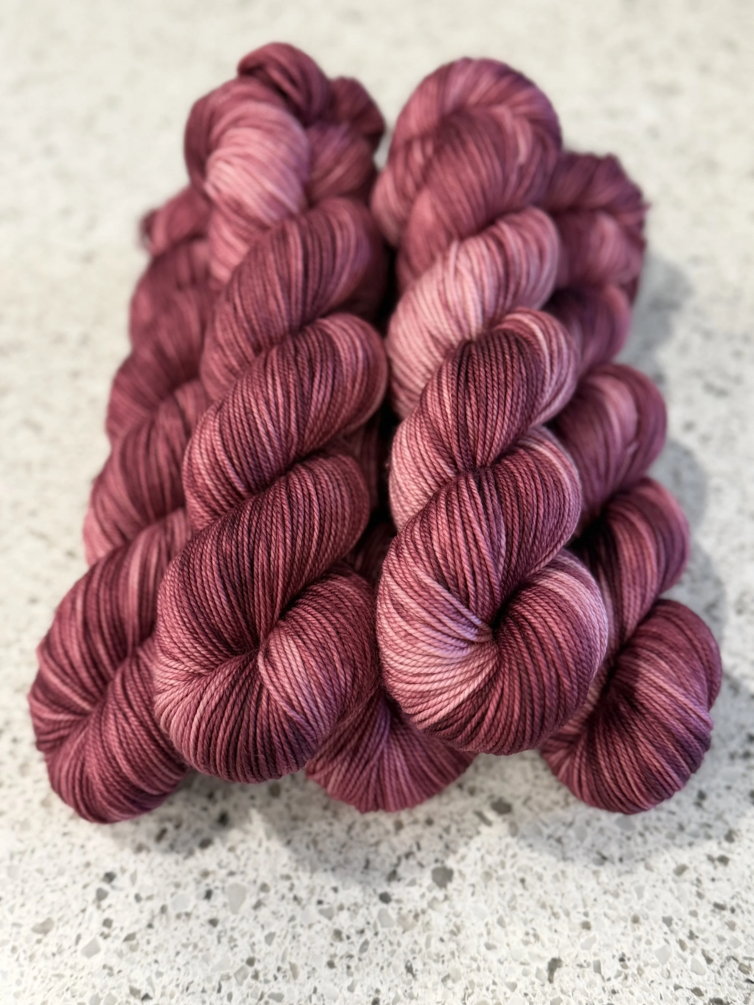 DK Superwash Merino Hand Dyed Yarn 100g - Mauvelous