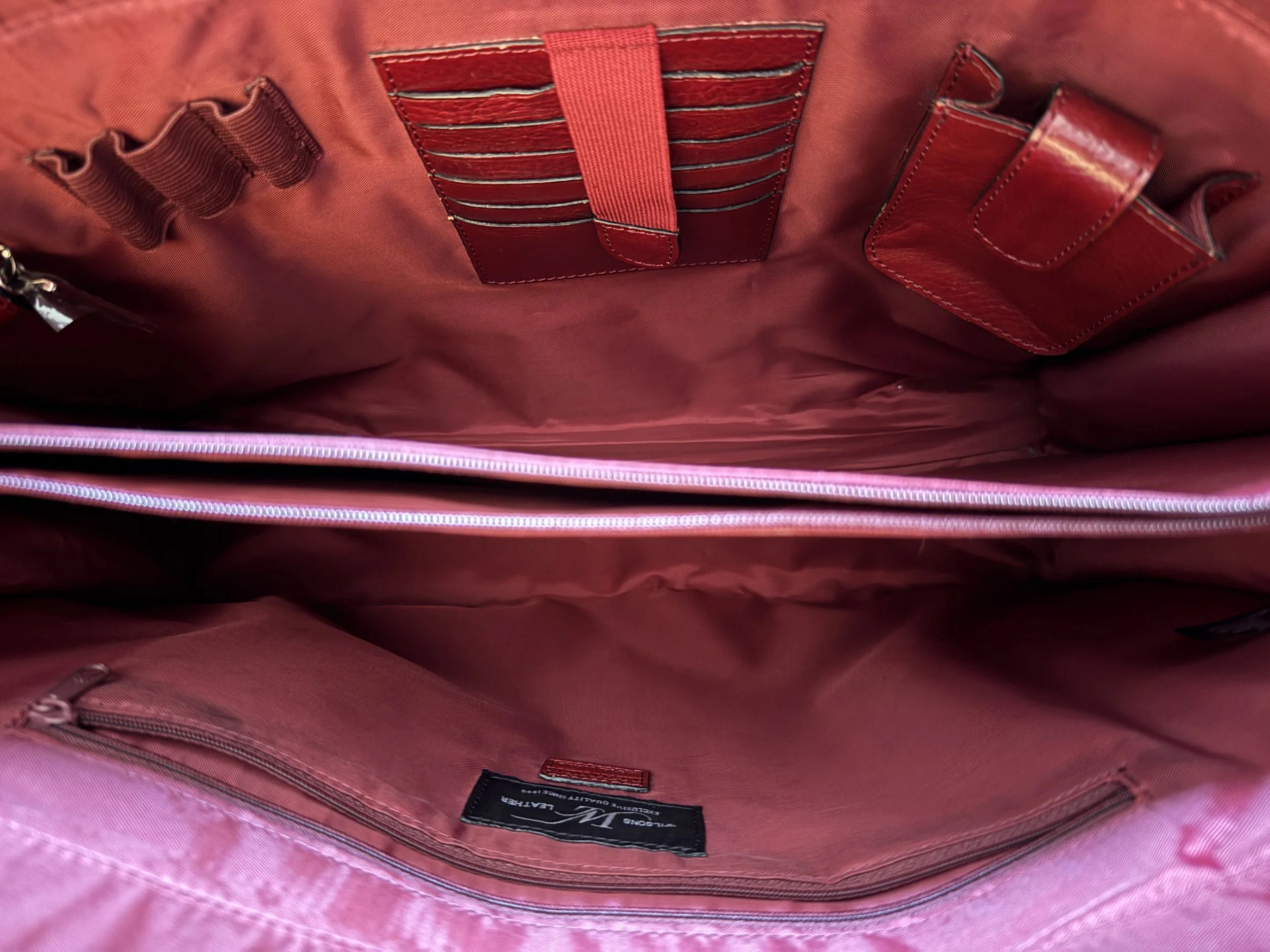 Wilson's Leather Bag - Inside.png