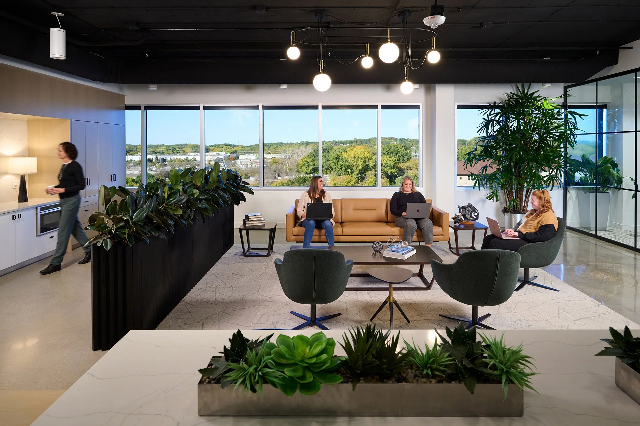 The E seating area near kitchen