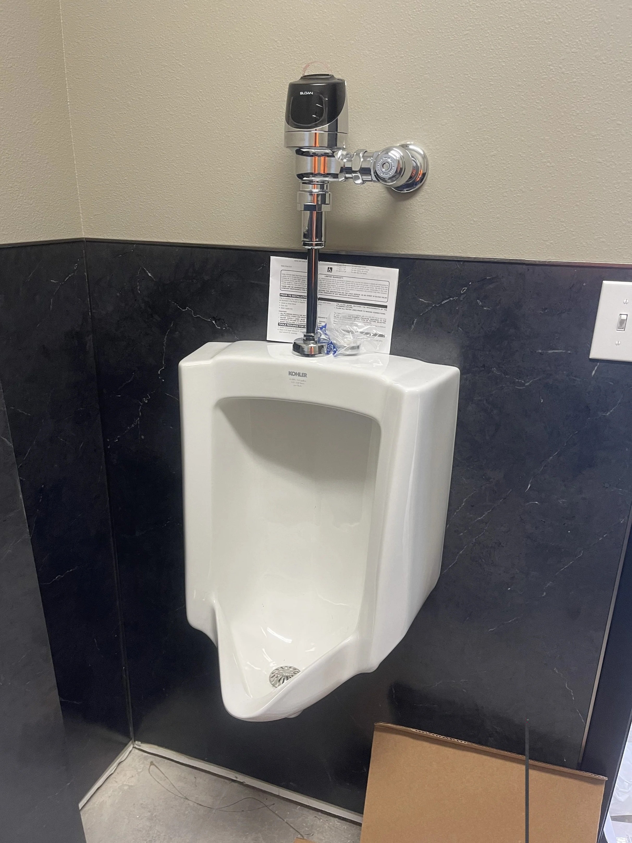 Urinal.jpg